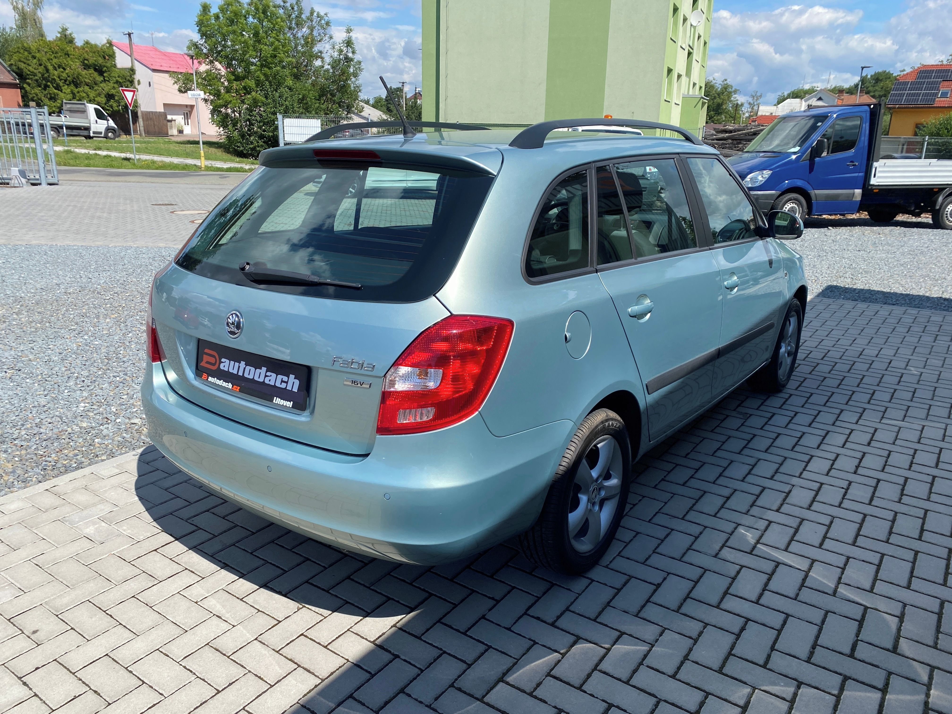 Škoda Fabia, 1.4i 63kW-KLIMATIZACE-46 000KM - fotka 5