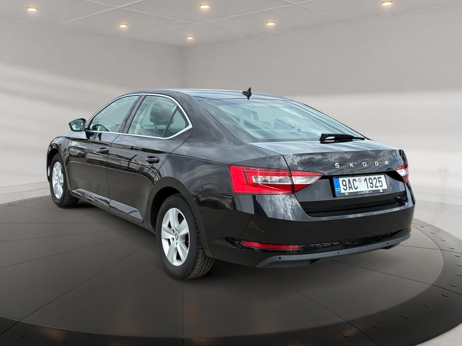 Škoda Superb, AMBITION 2.0TDI 110kW CZ DPH - fotka 4