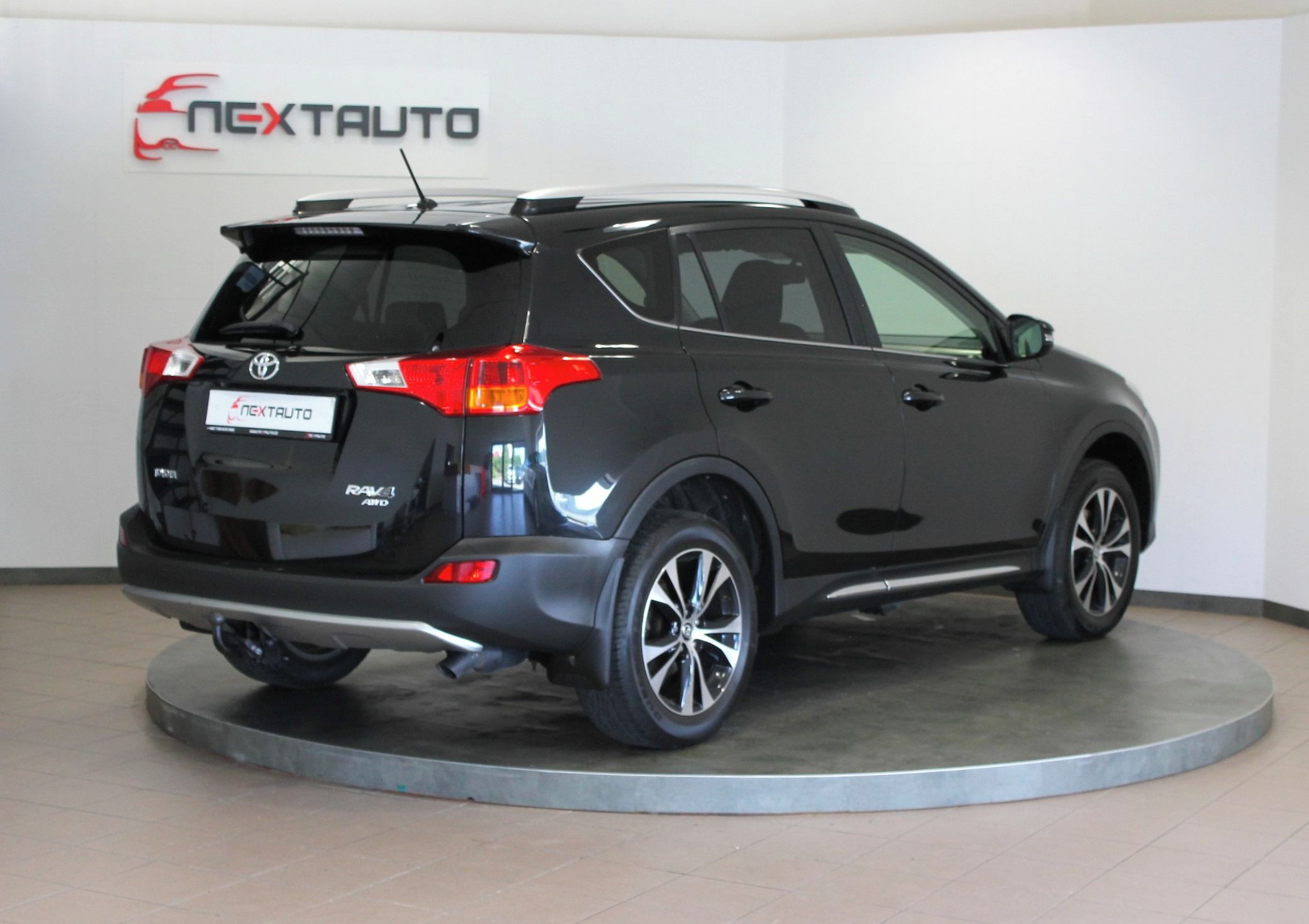 Toyota Rav4, 2.2 D-4D 110kW AWD TAŽNÉ,1.MAJ - fotka 5