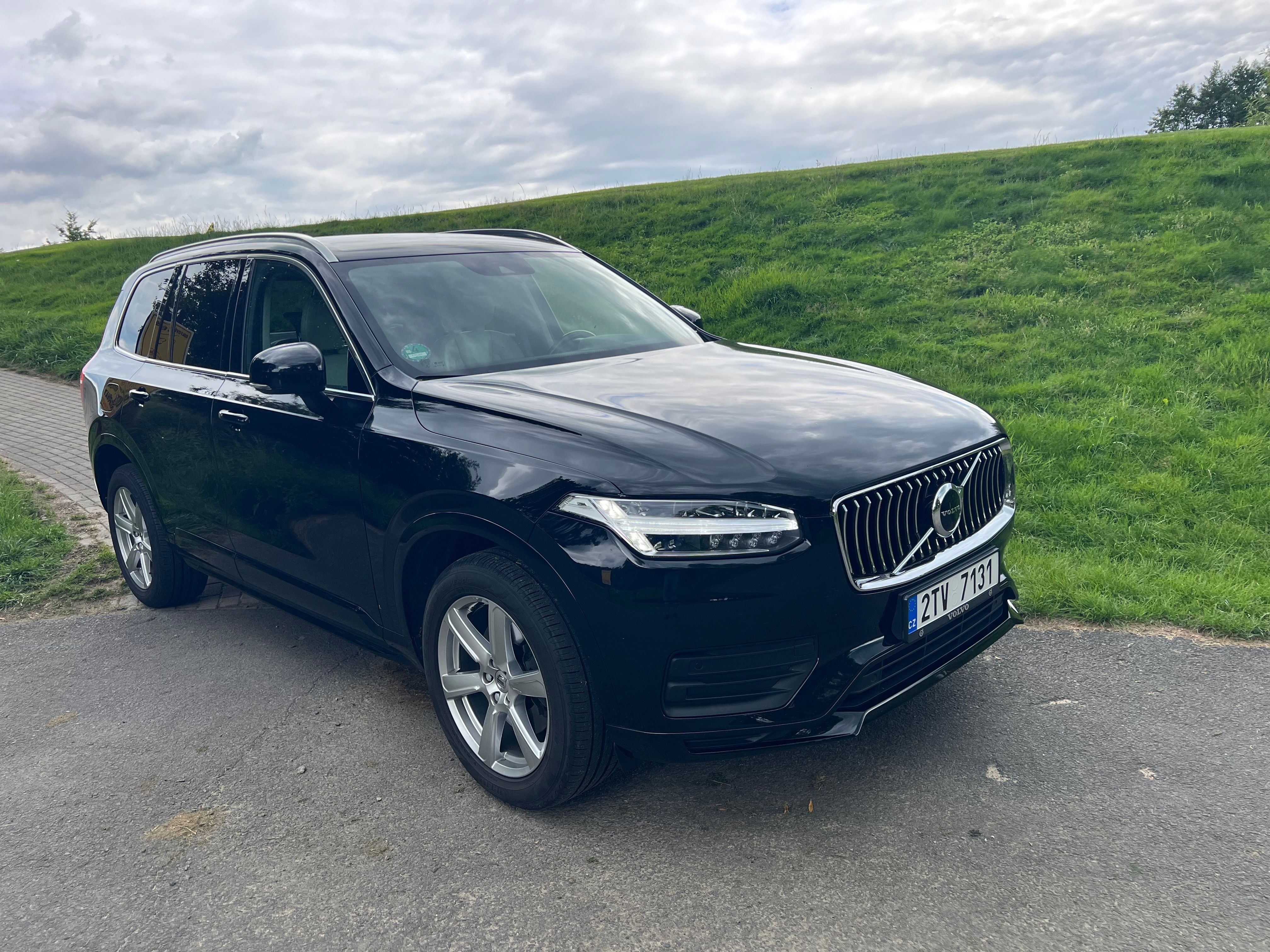 Volvo XC90, B5 2.0i Mild-Hybrid AWD 184kw - fotka 2