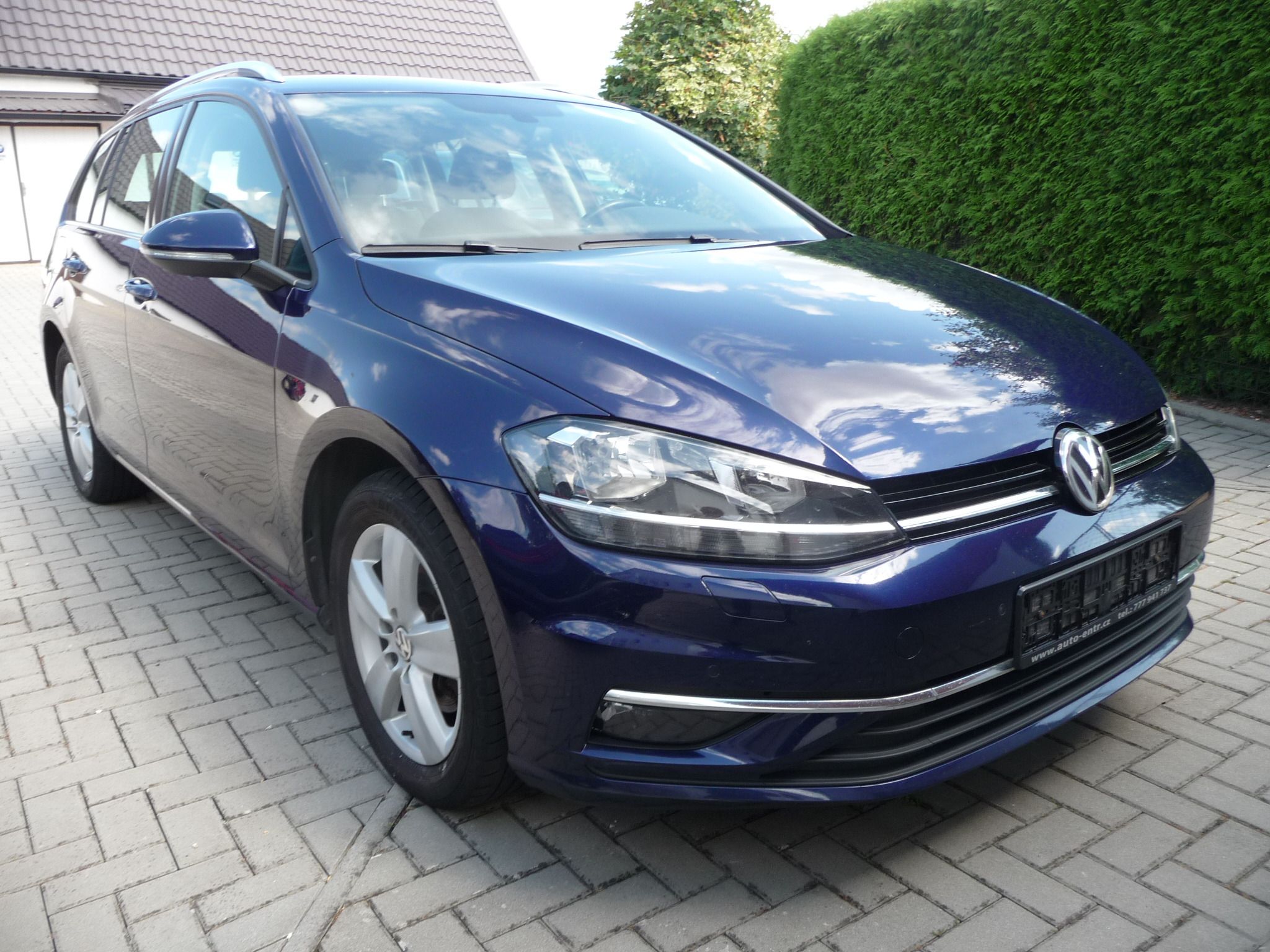 Volkswagen Golf, 2.0 TDi 110kw highline čr - fotka 3