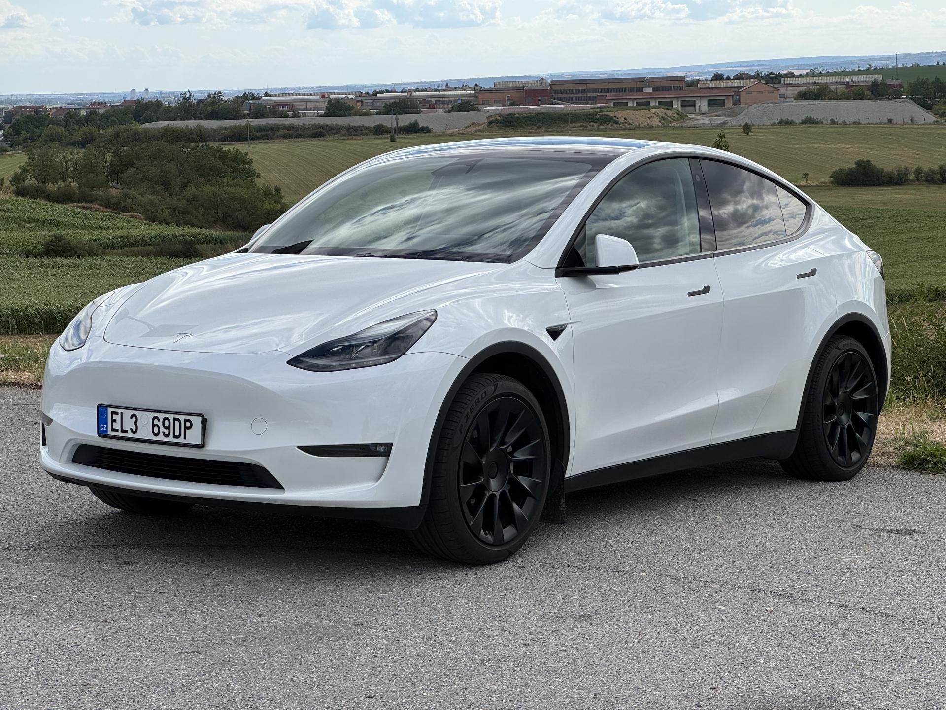 Tesla Model Y, Long Range AWD Tažné SoH 93%