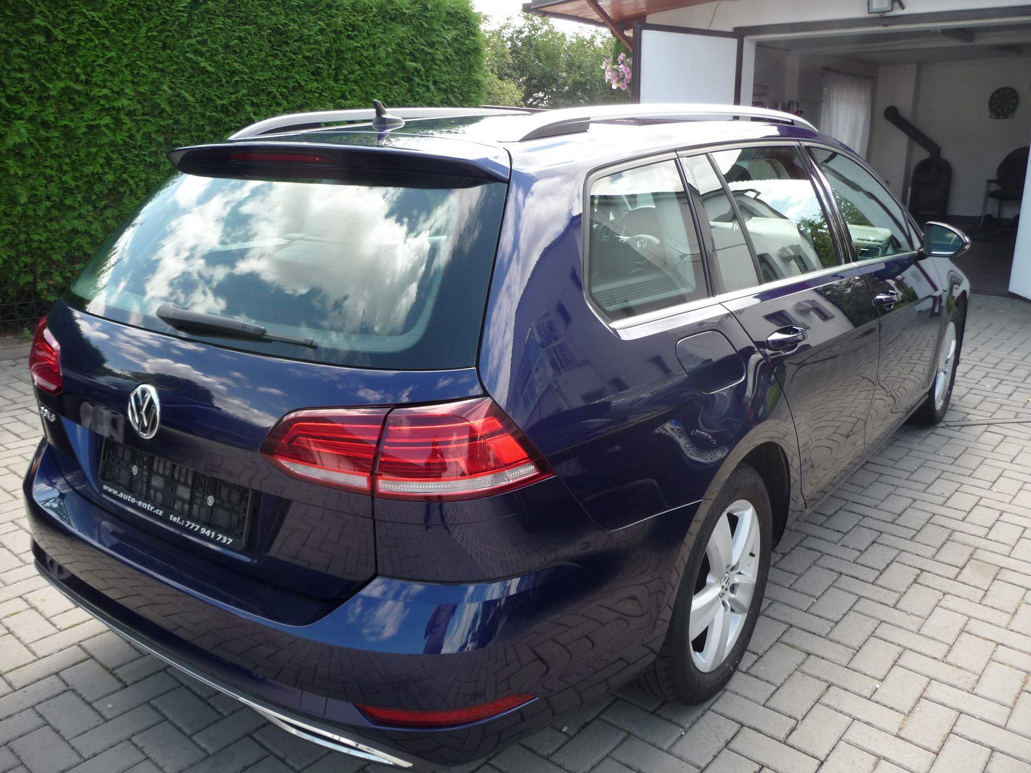Volkswagen Golf, 2.0 TDi 110kw highline čr - fotka 4