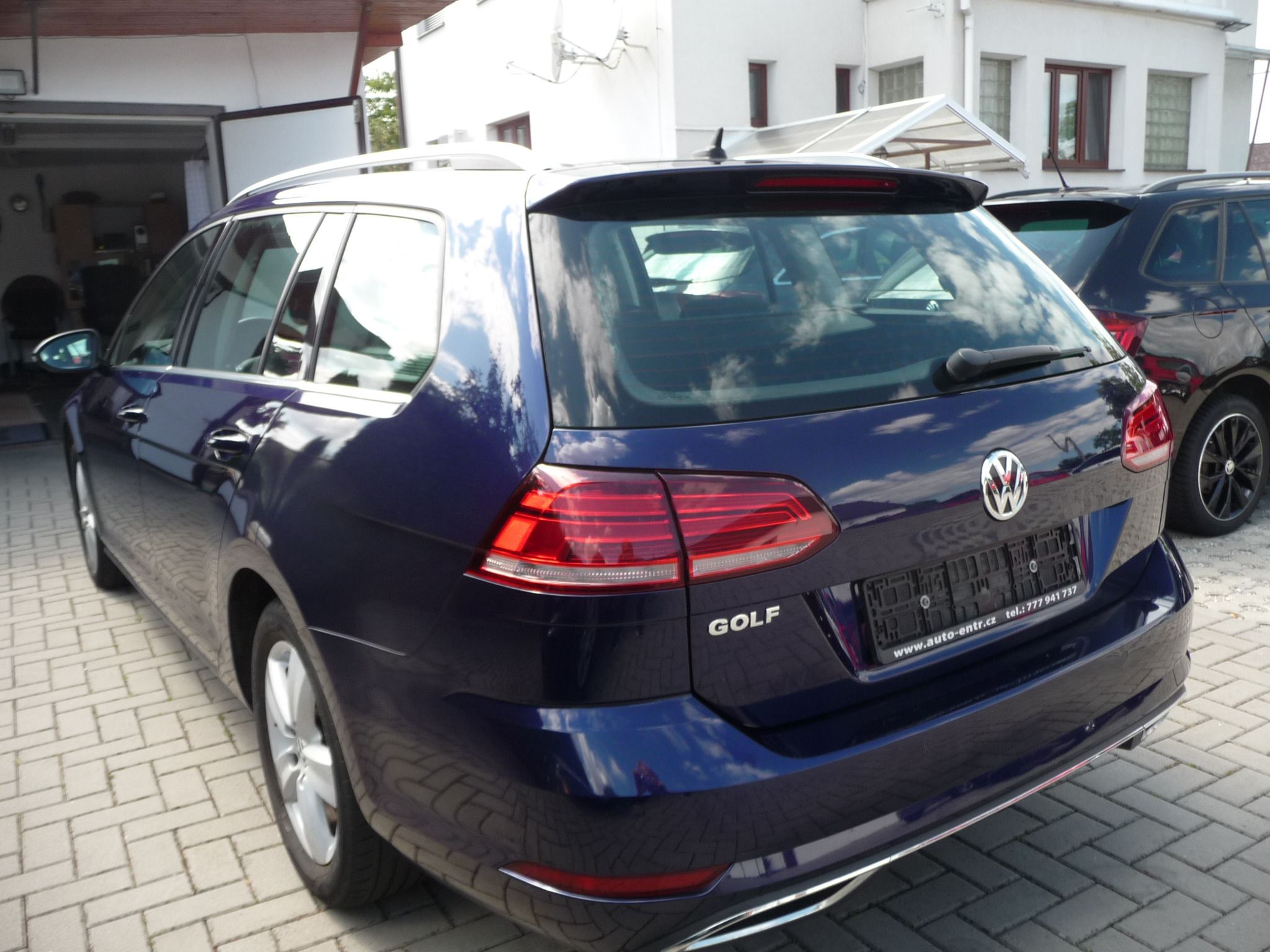 Volkswagen Golf, 2.0 TDi 110kw highline čr - fotka 6