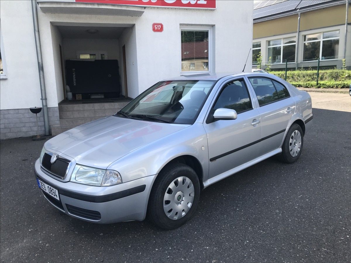 Škoda Octavia, 1,6 MPi 75kW - fotka 3