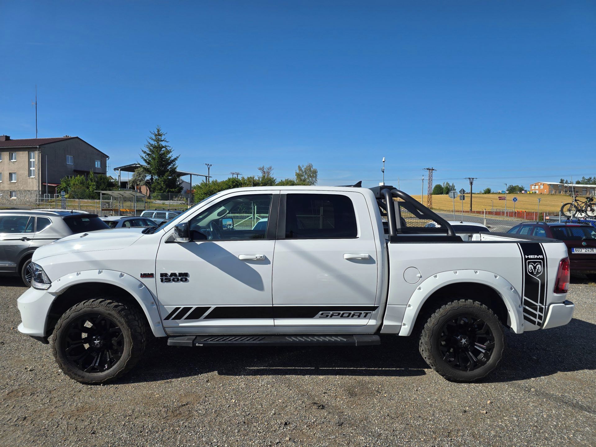 Dodge Ram 1500, 5.7 HEMI V8 Sport Crew Cab 4×4 - fotka 4