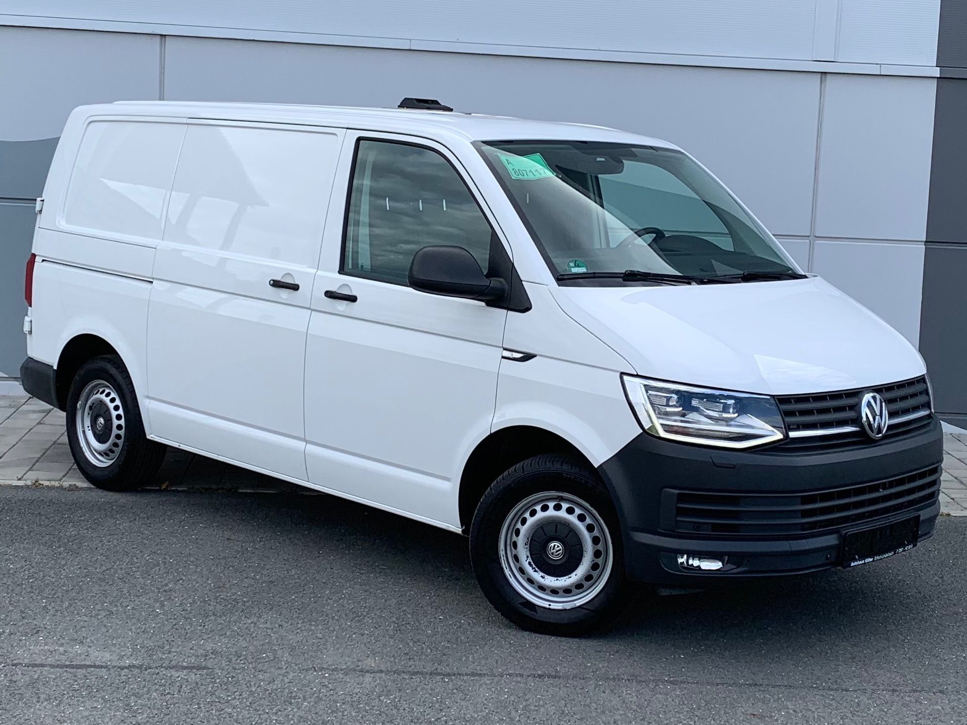 Volkswagen Transporter, 110kw, LED, WEBASTO, 1.maj - fotka 2