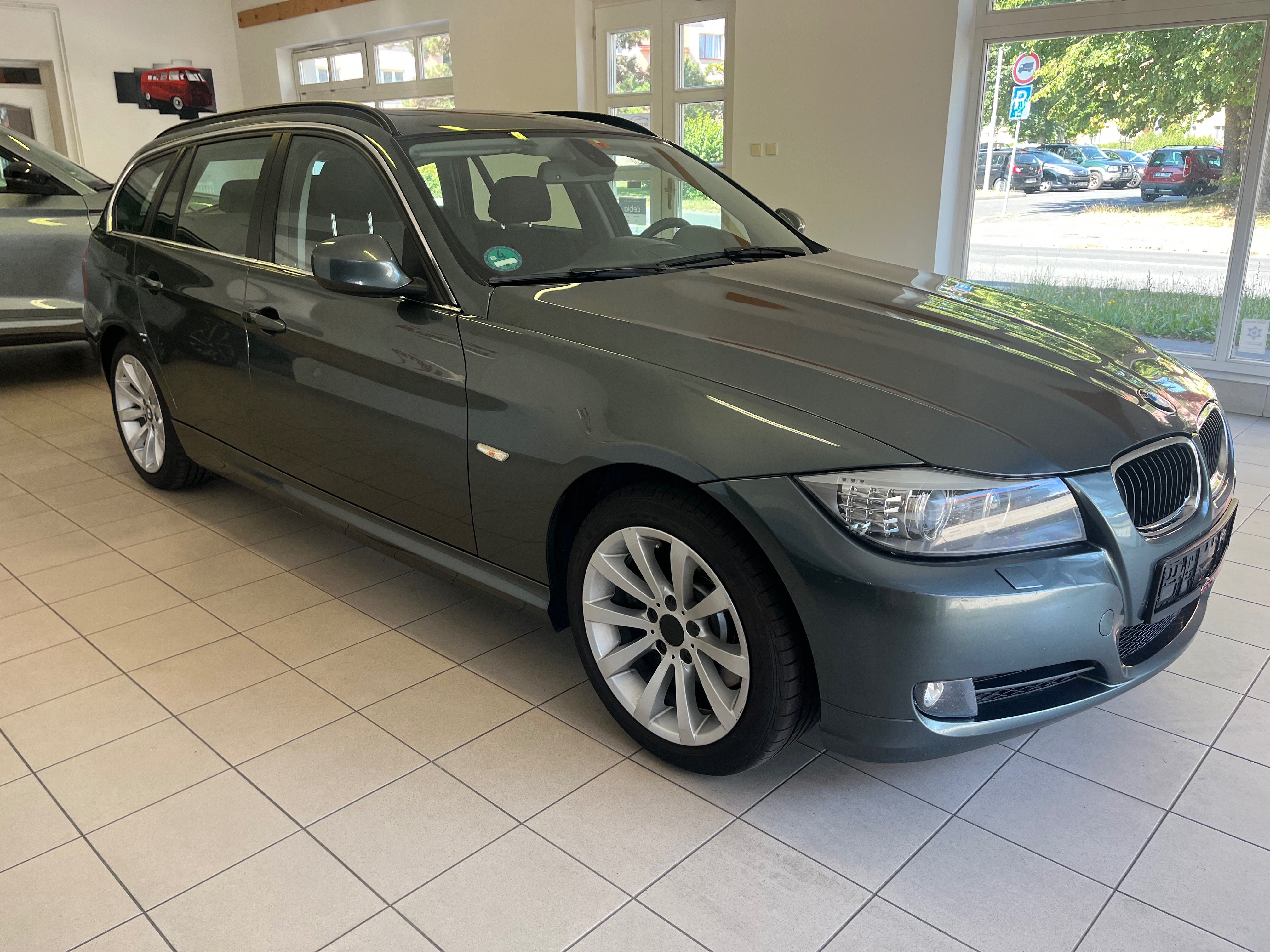 BMW Řada 3, 330d xDrive Lci - fotka 3