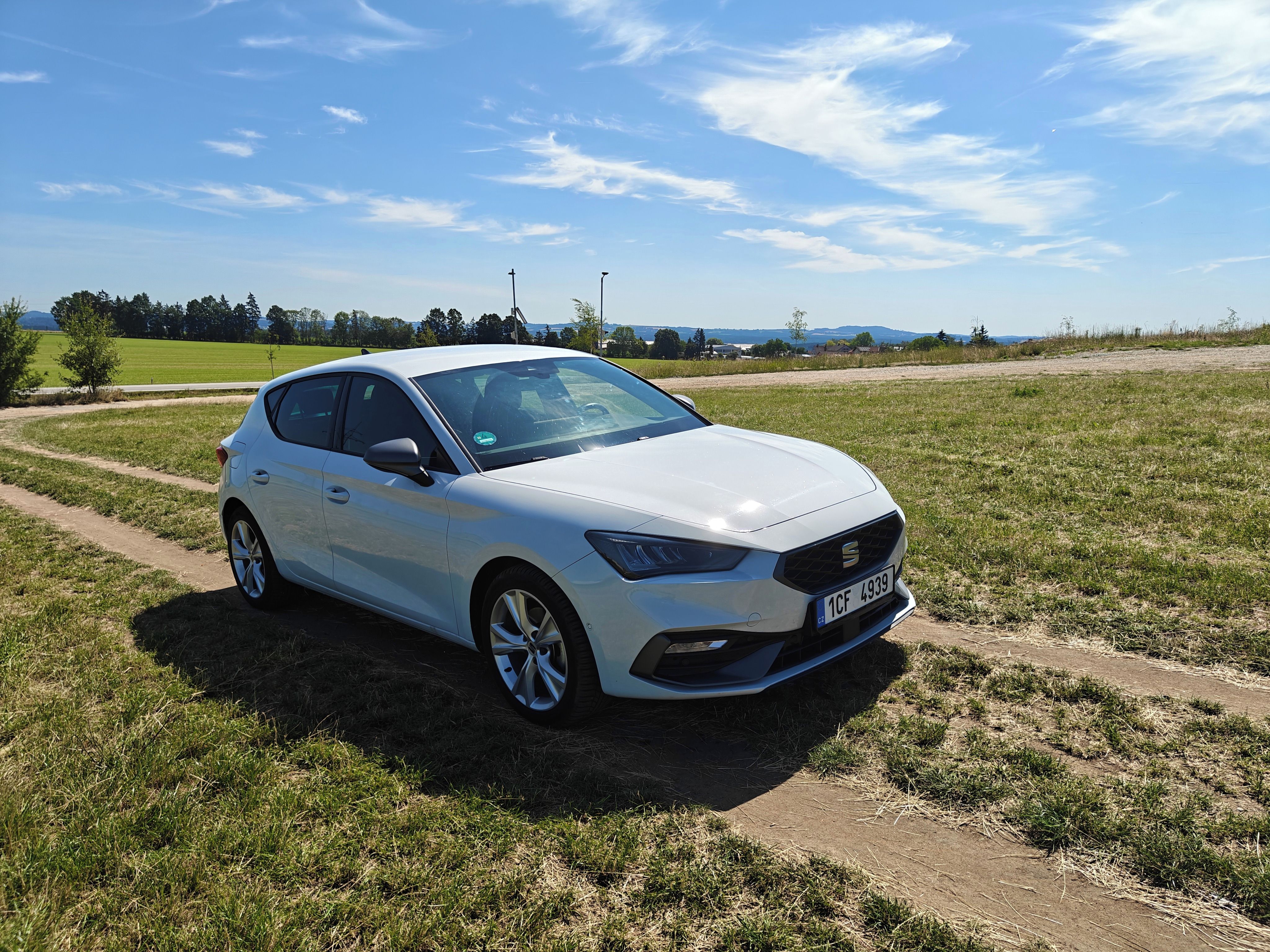 Seat Leon, 1.5 eTSI FR - fotka 2