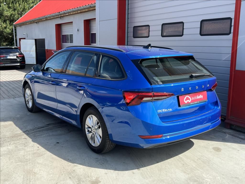 Škoda Octavia, 2,0 TDi Ambition LED záruka - fotka 3