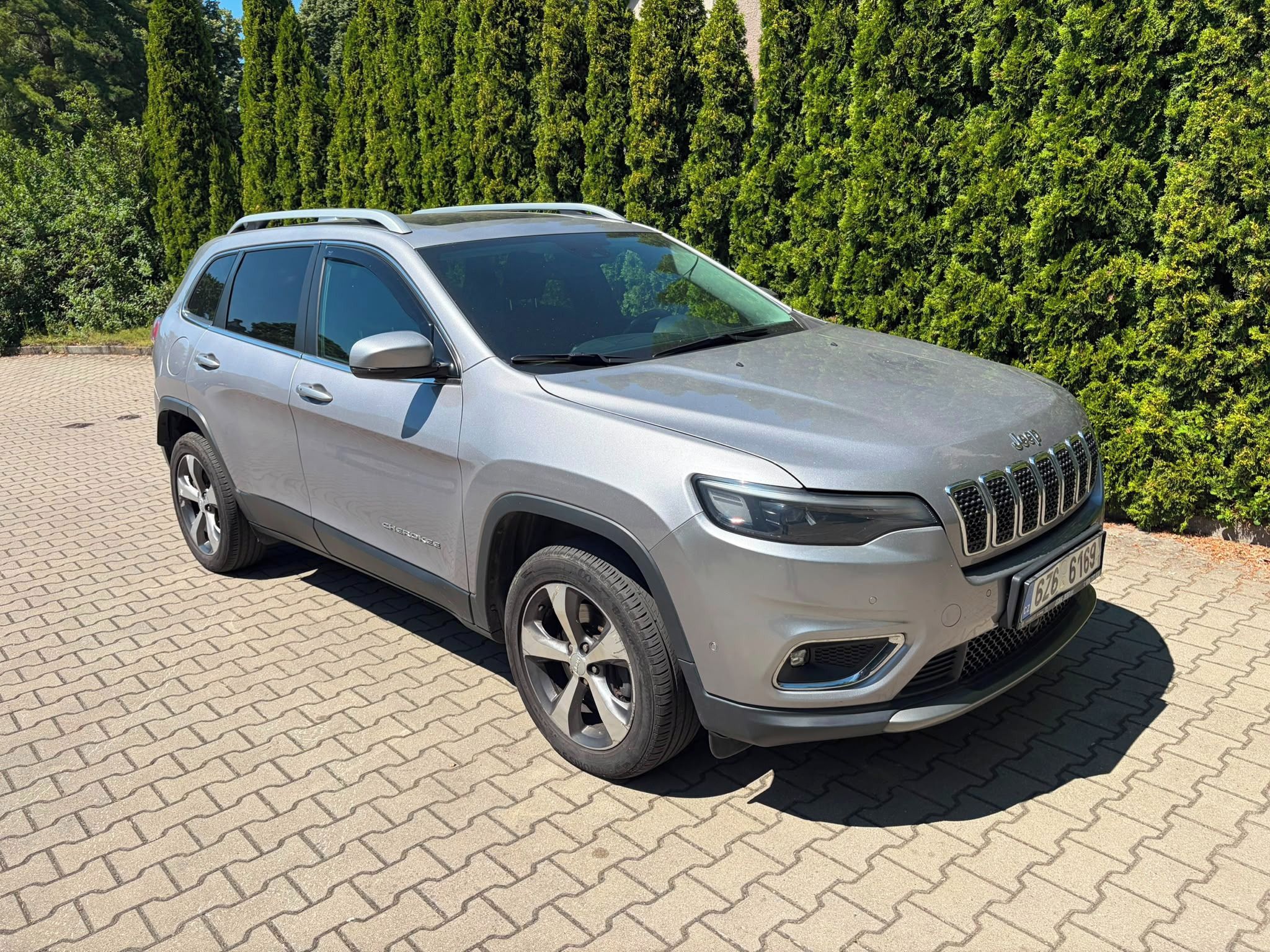 Jeep Cherokee, 2.2 M-Jet 143kW Limited 4x4 AT - fotka 3