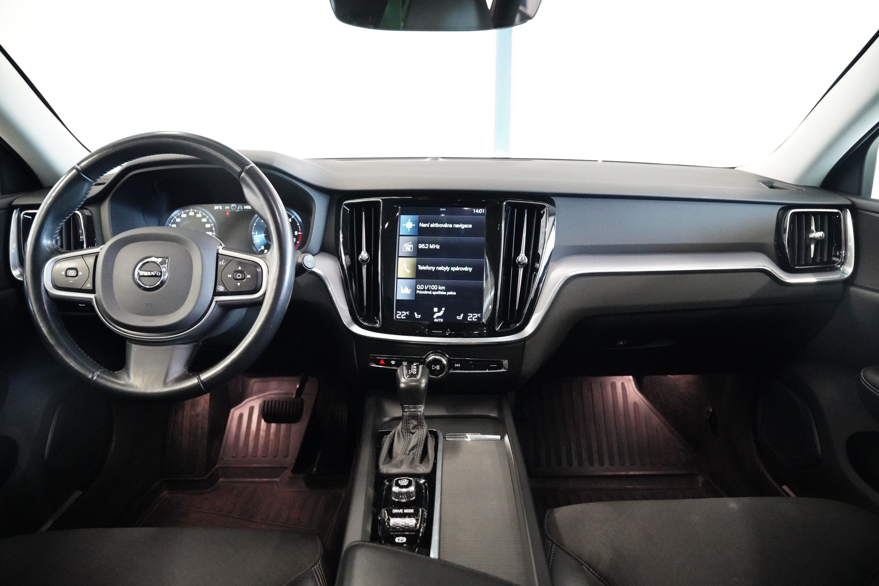 Volvo V60, D4 140 kW Momentum - fotka 5