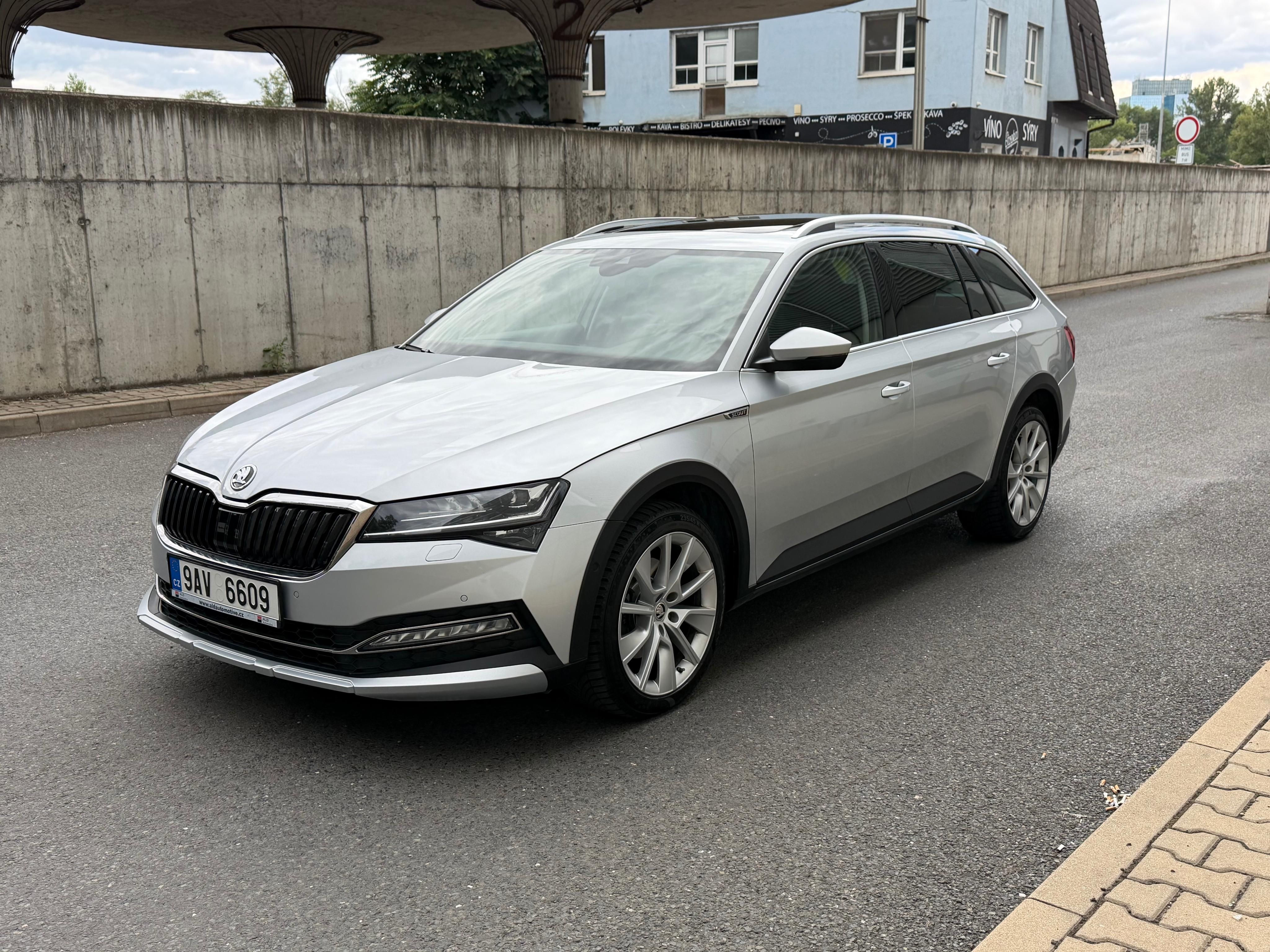 Škoda Superb, Scout 147kw Tažné Panó 4x4 DSG - fotka 3