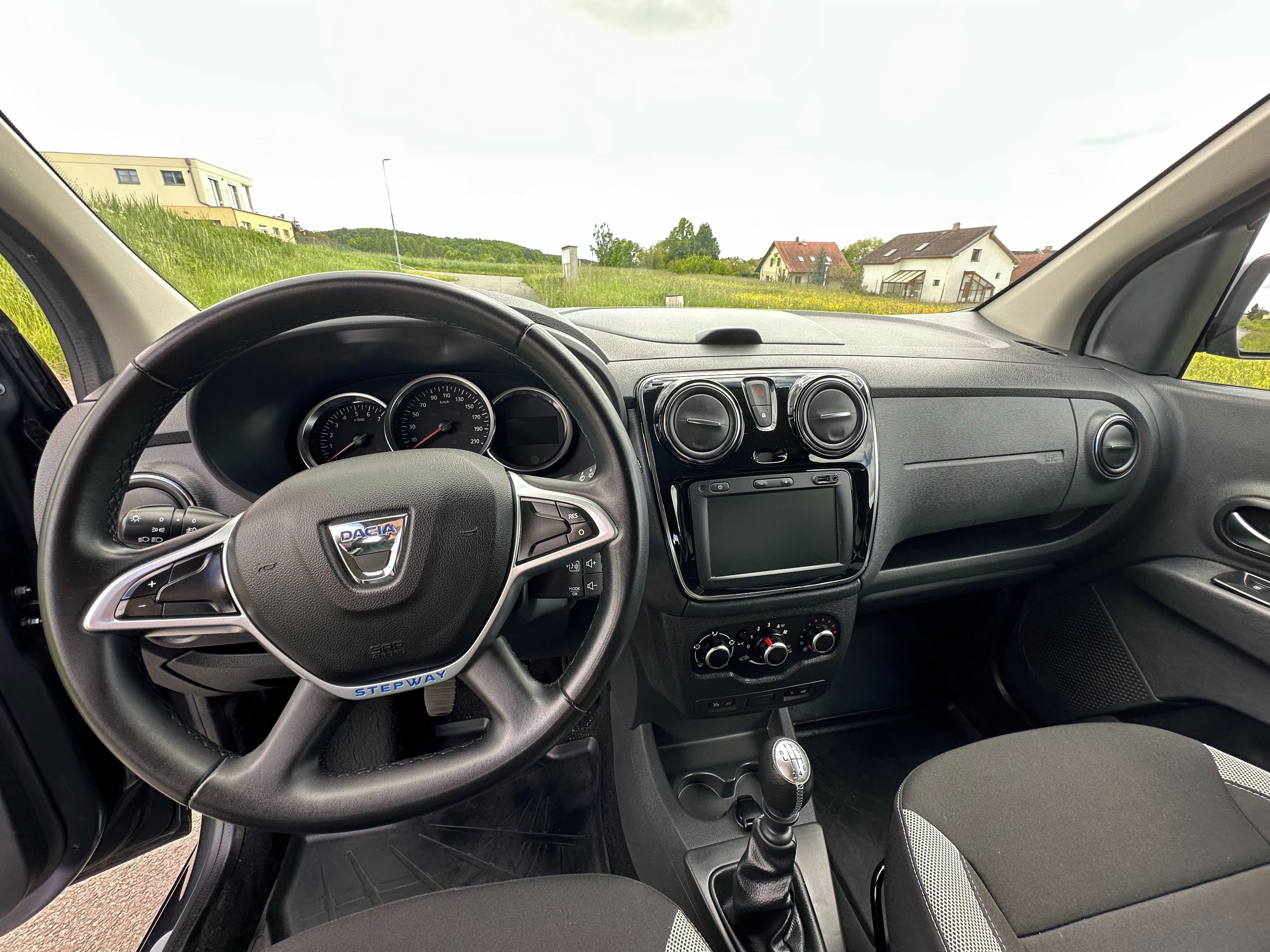 Dacia Lodgy, 1.5 Blue dCi S&S Stepway - fotka 3