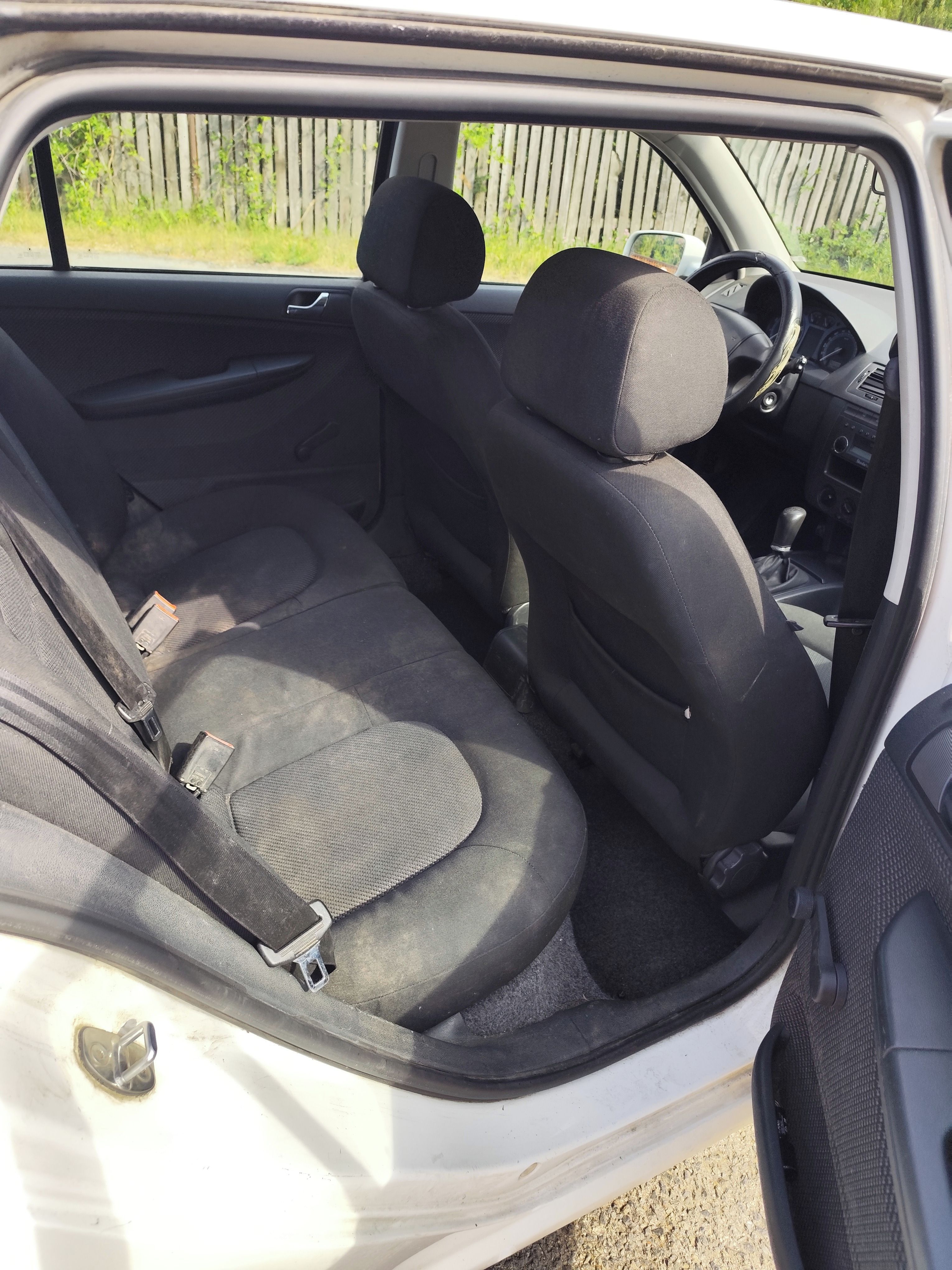 Škoda Fabia, 1.4 MPI + Tažné zařízení - fotka 5