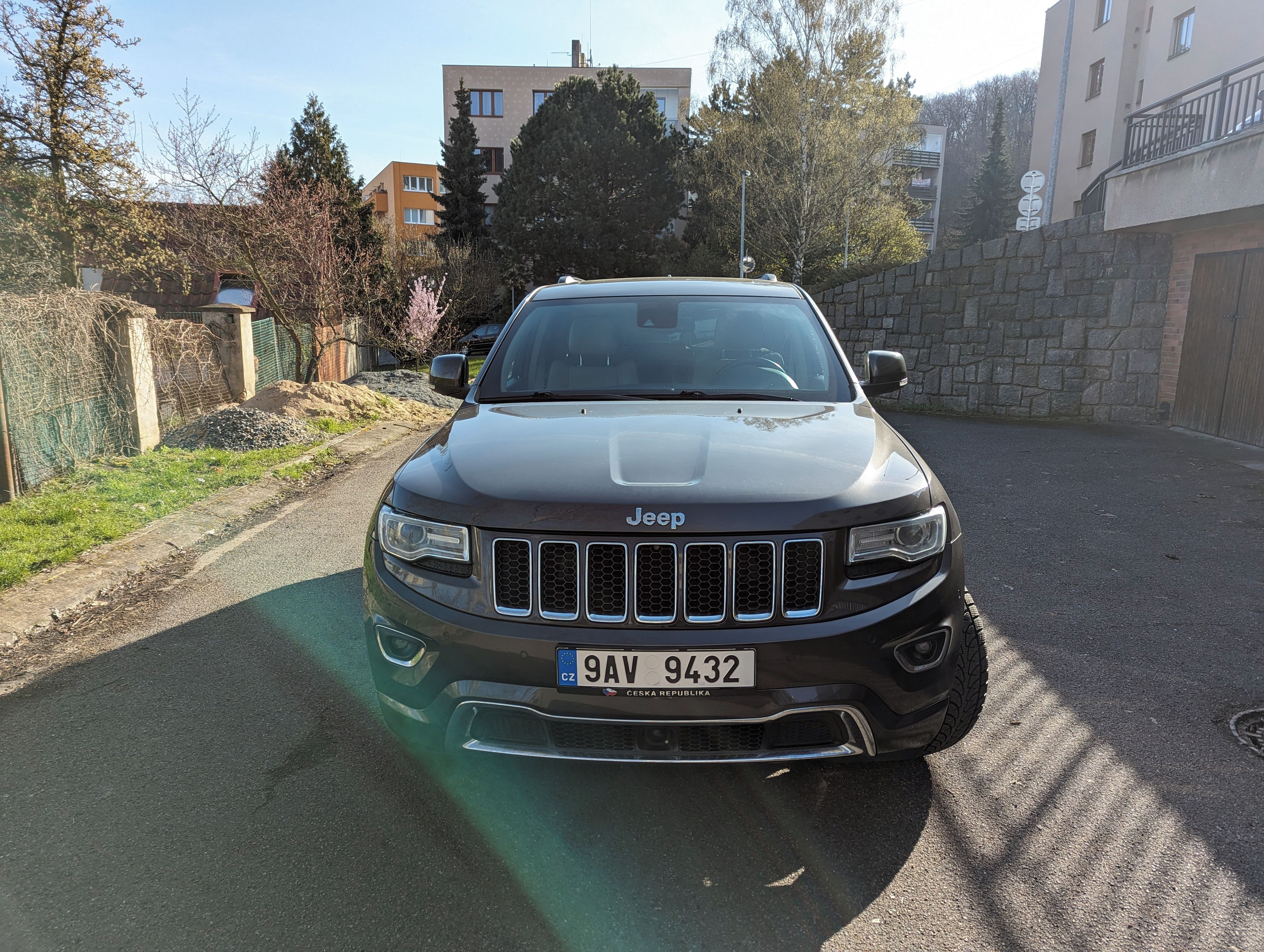 Jeep Grand Cherokee, Overland 3.0 - Servisováno - fotka 2
