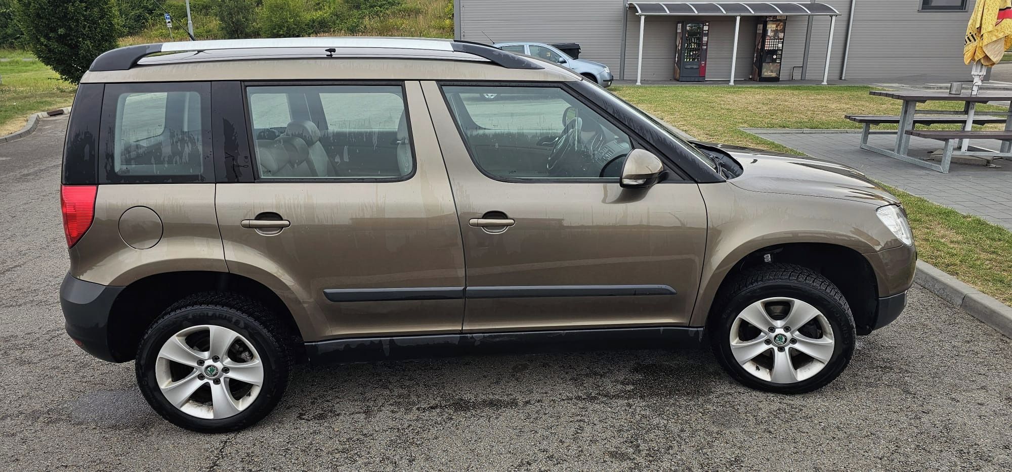 Škoda Yeti, Automat-RUČNÍ ŘÍZENÍ - fotka 6
