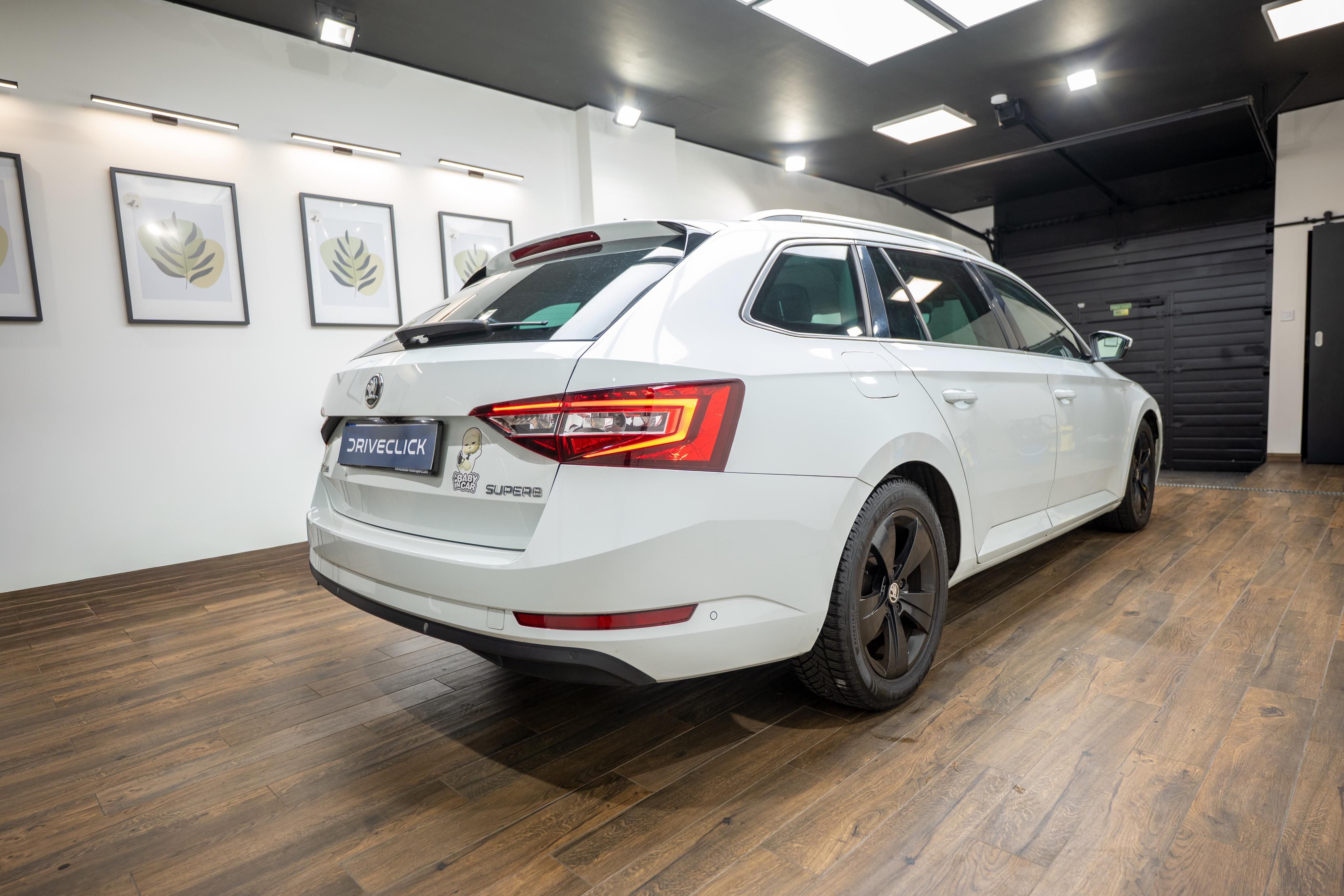 Škoda Superb, 2.0 TDI 110 kW L&K - fotka 4