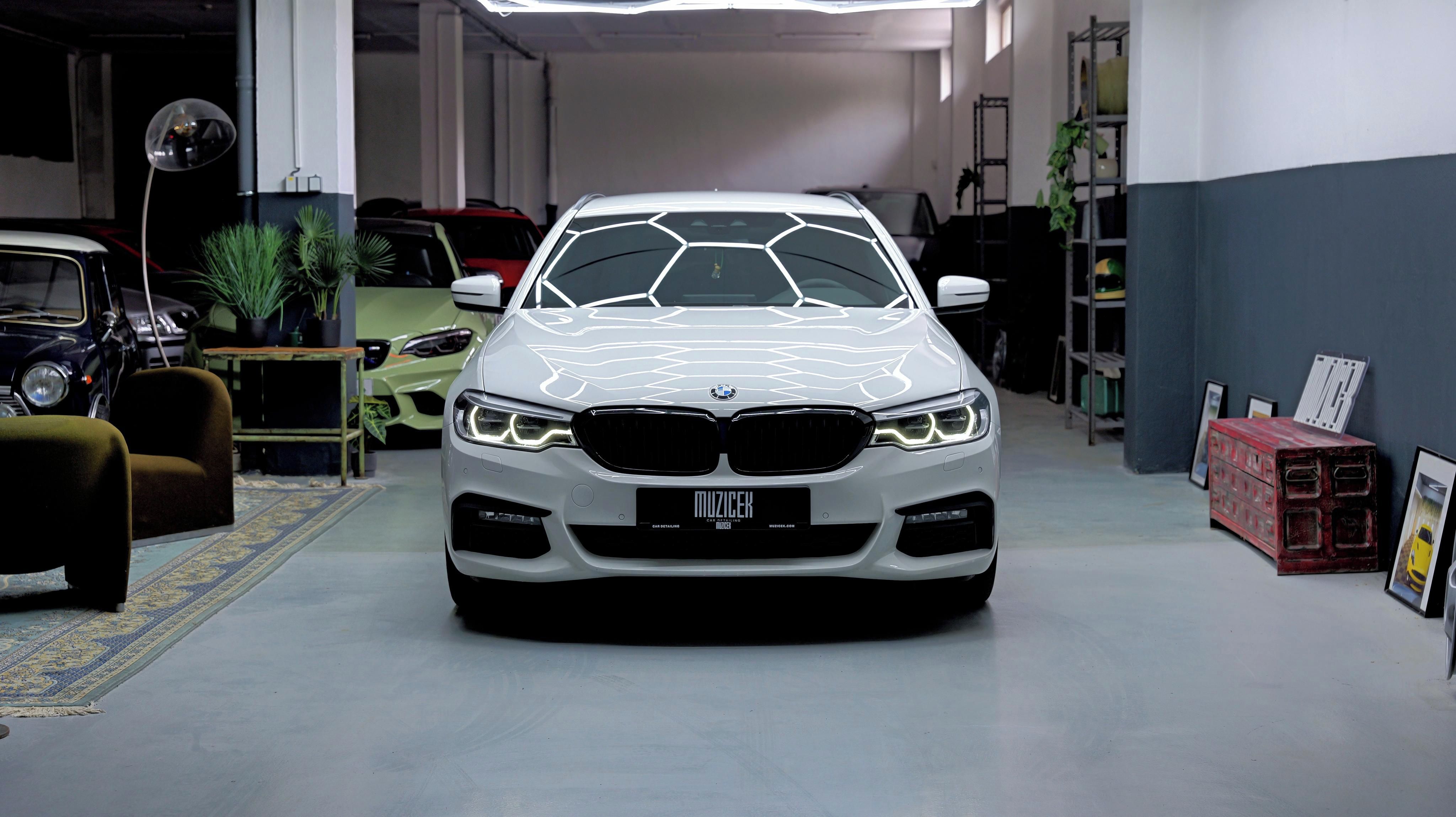 BMW Řada 5, 520d xDrive | servis | DPH - fotka 2