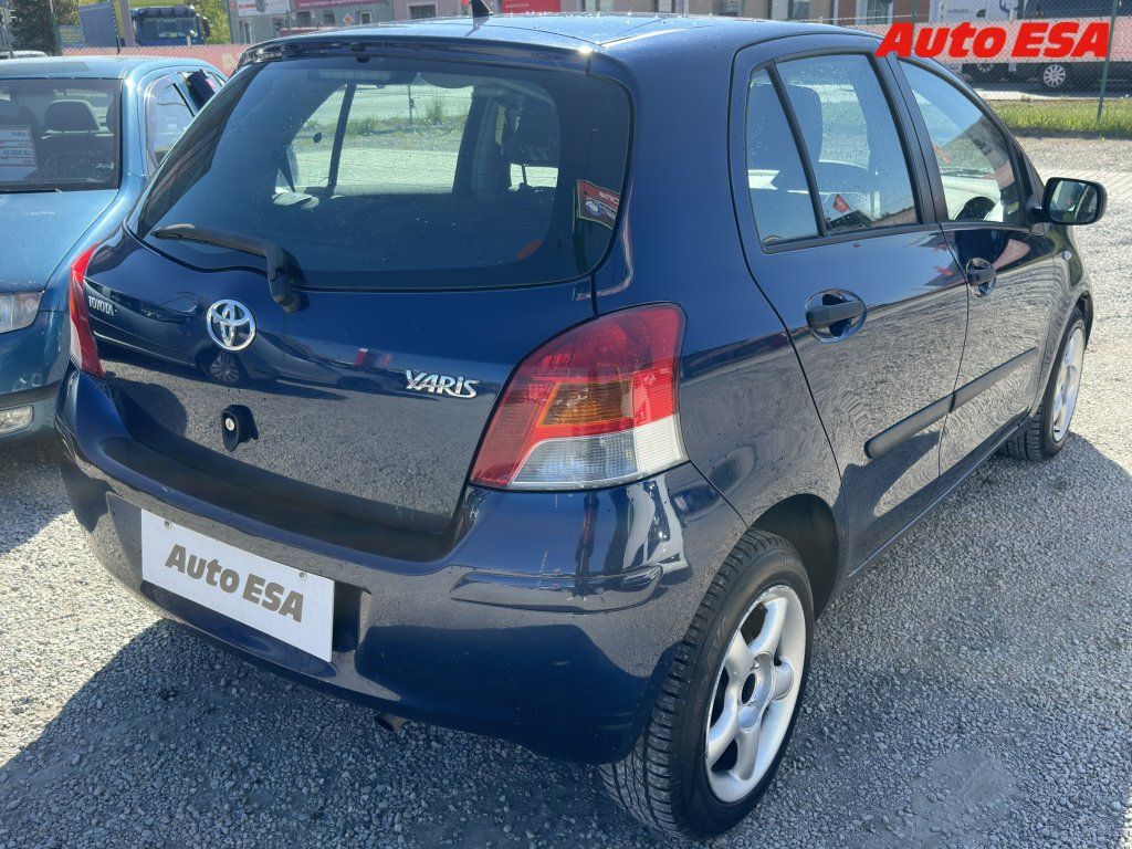 Toyota Yaris, 1.3i - fotka 4