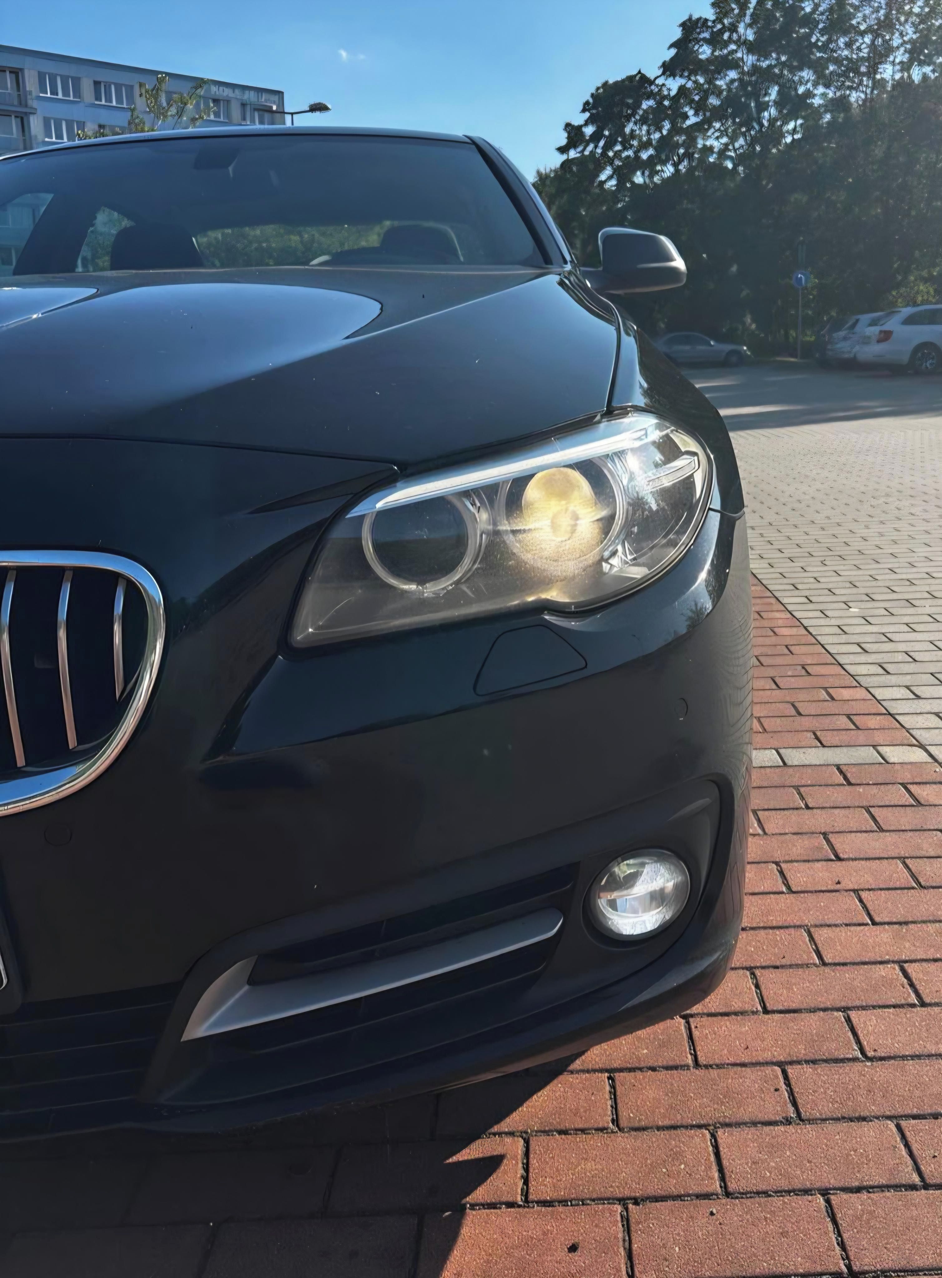 BMW Řada 5, 520d - fotka 3