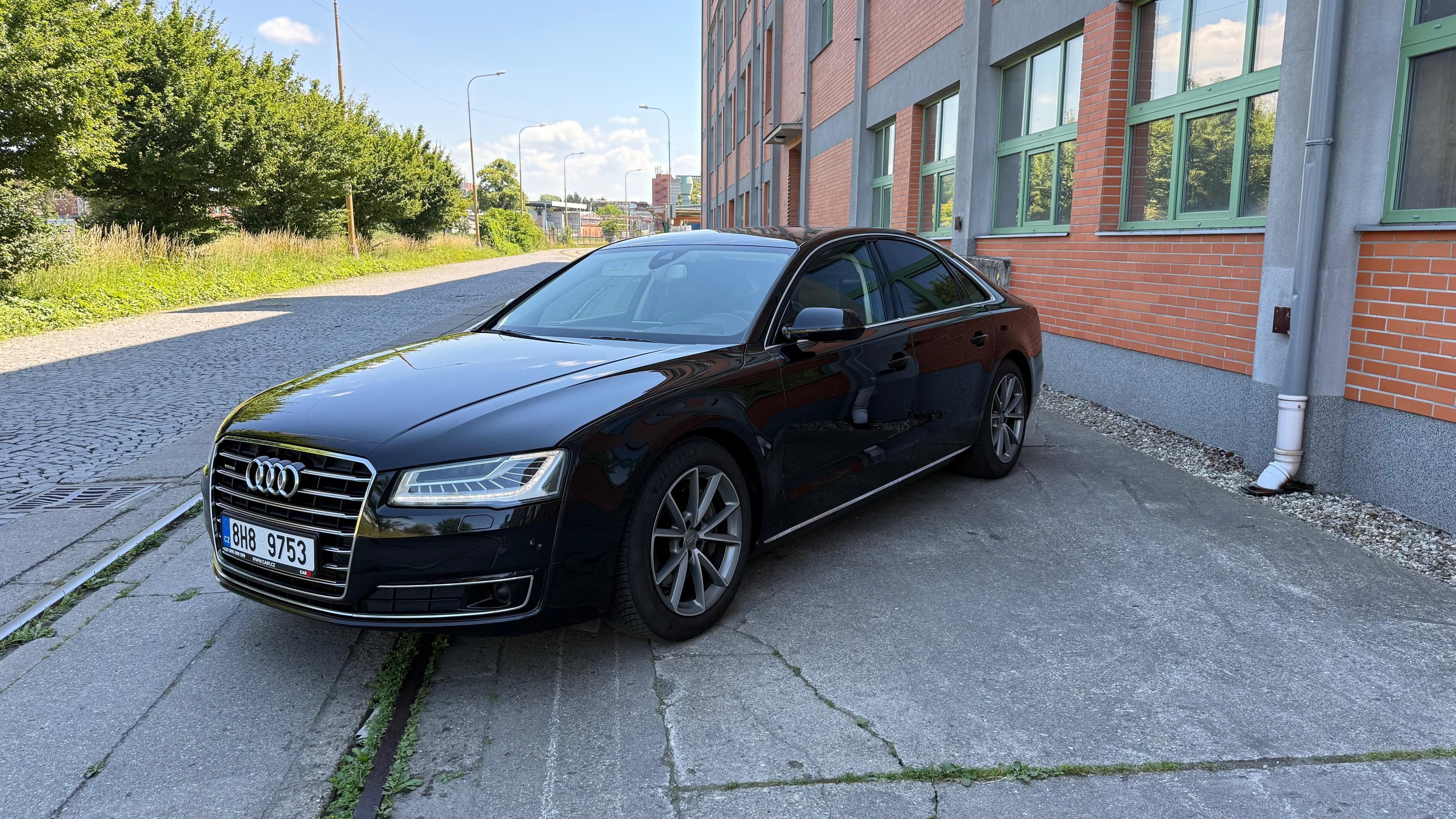 Audi A8, 3.0 TDI Quattro/Audi exclusive - fotka 2