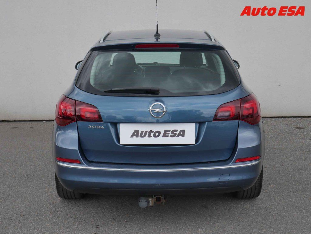 Opel Astra, 1.4T SPORTS TOURER,ČR - fotka 5