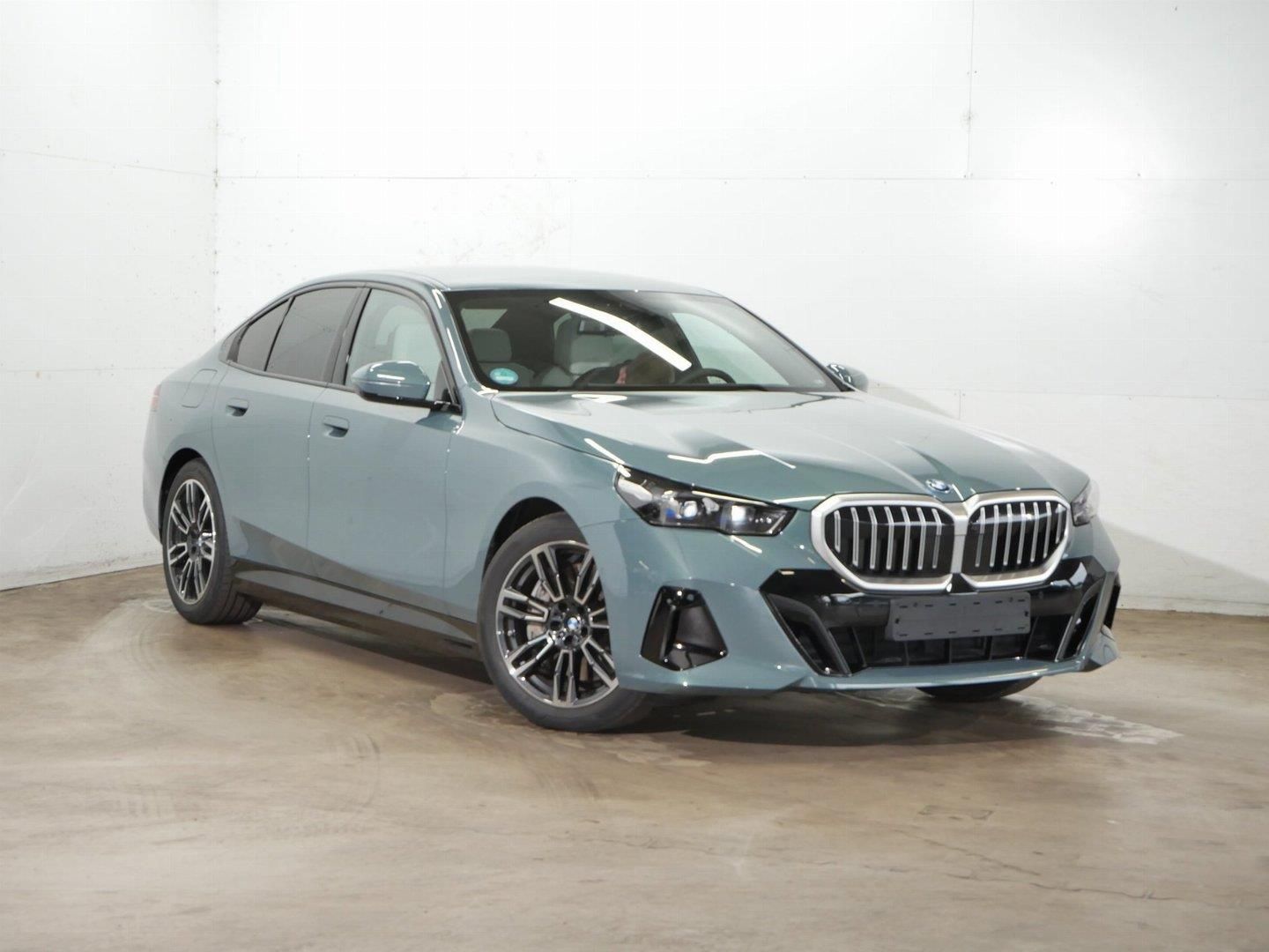 BMW Řada 5, 550e xDrive Tažné Bowers - fotka 2