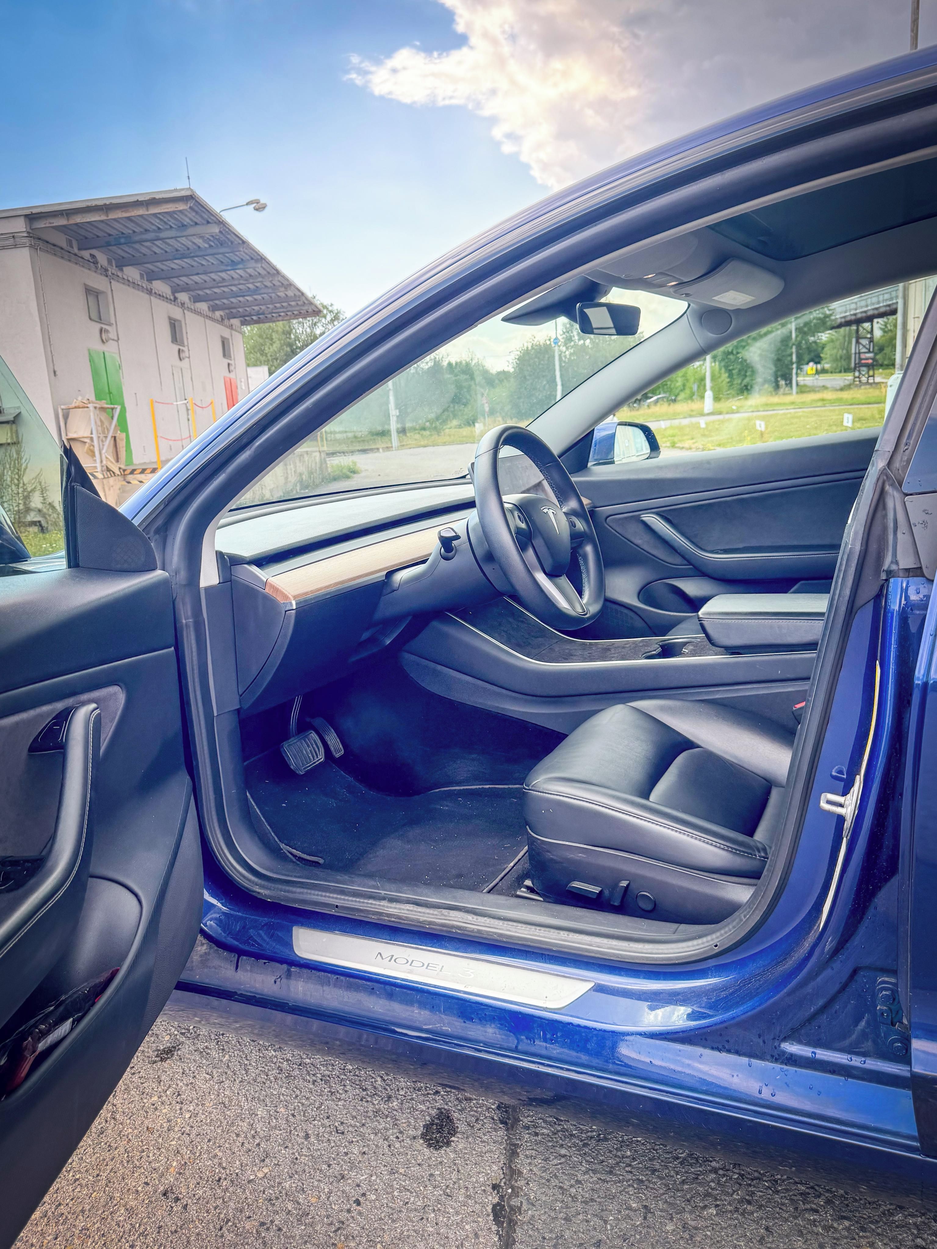 Tesla Model 3, Model 3 Long range - 4WD - DPH - fotka 6