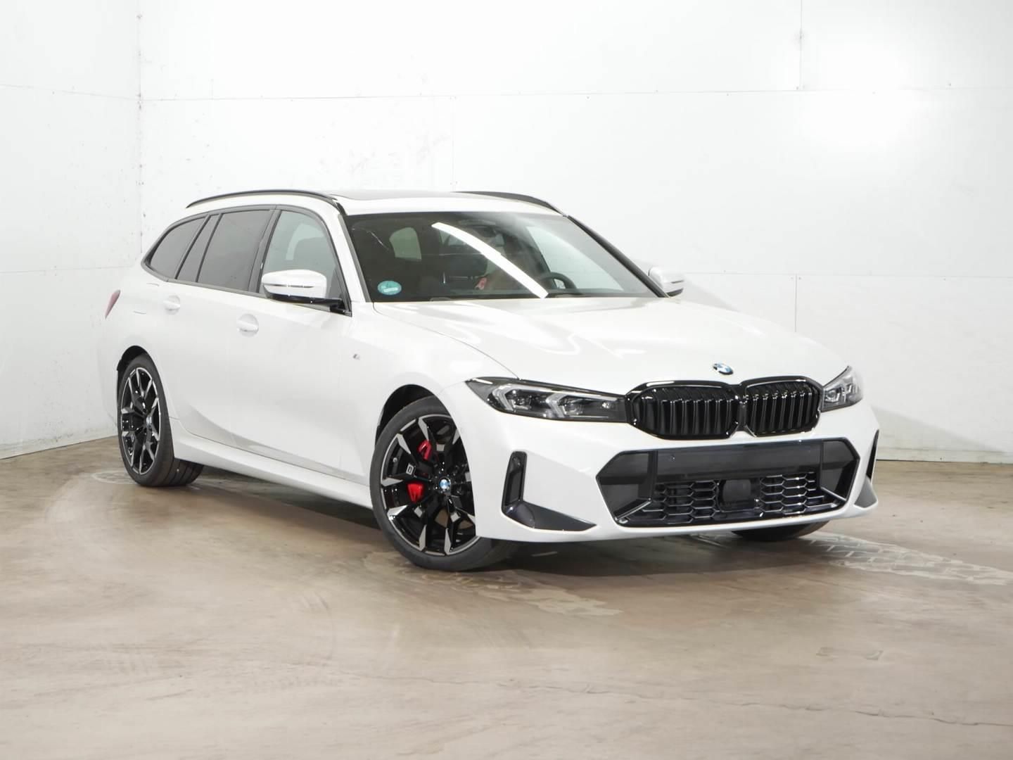 BMW Řada 3, 330d xDrive Touring M PRO - fotka 2