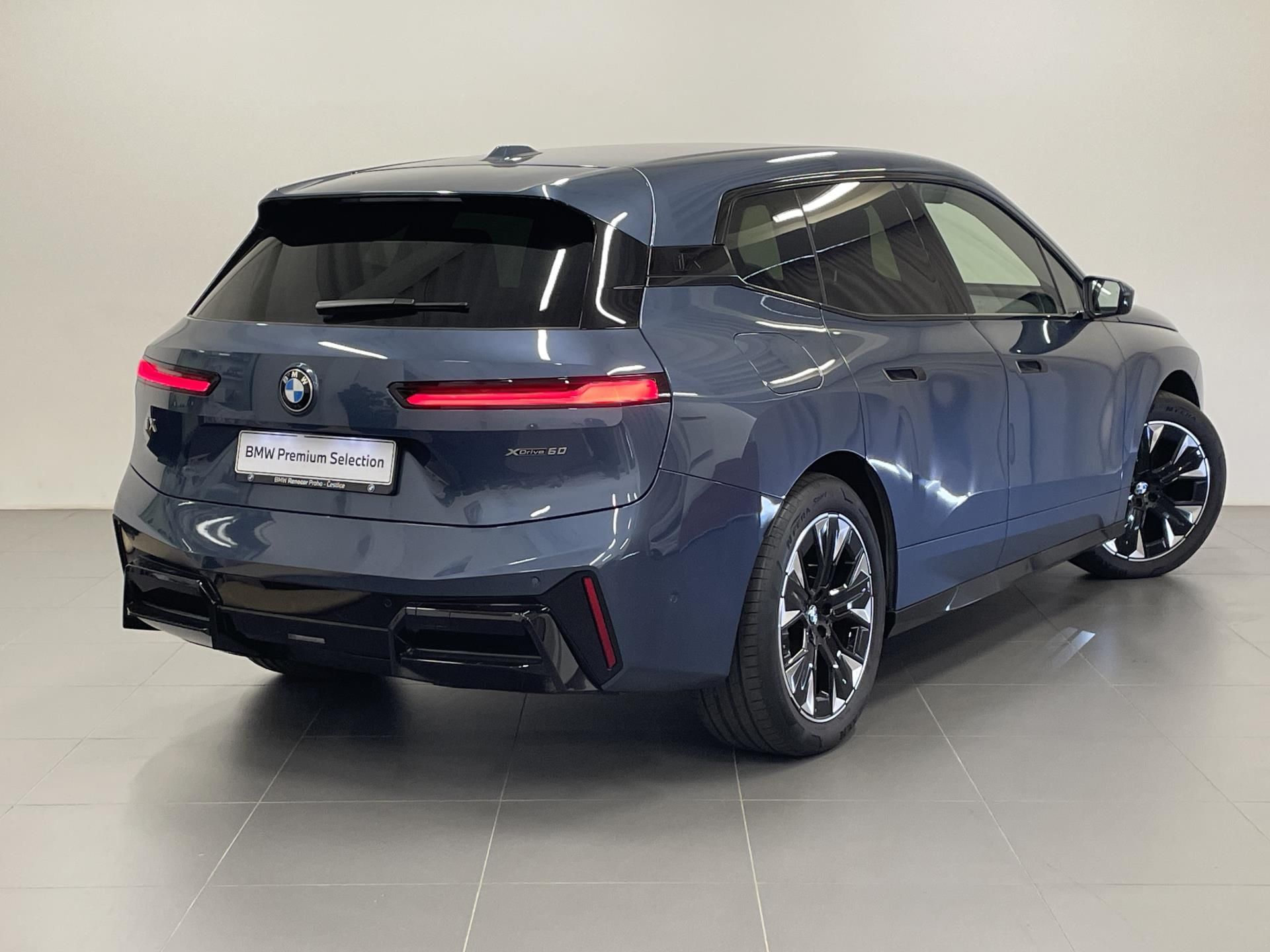 BMW iX, iX60 xDrive Tažné Harman - fotka 2