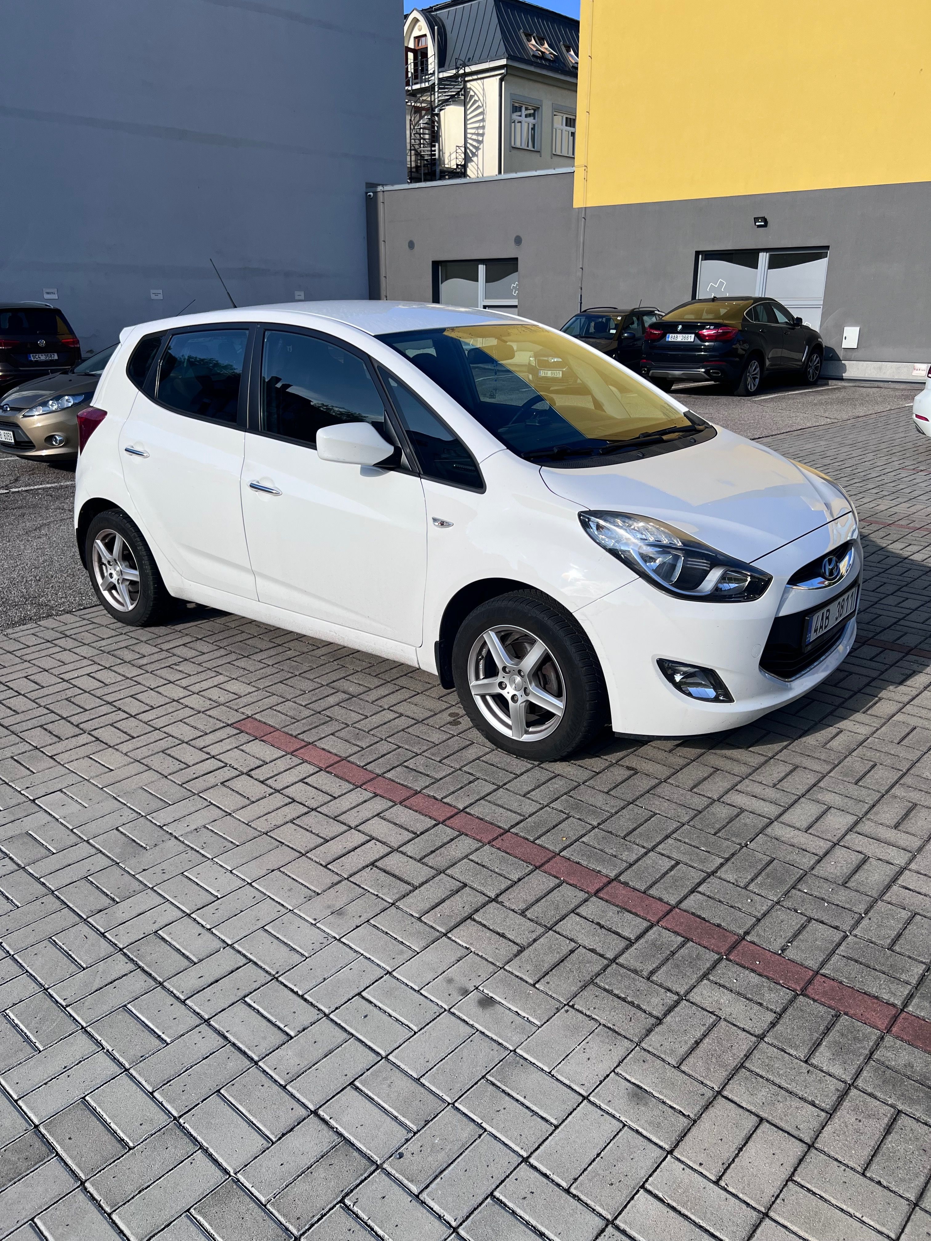 Hyundai ix20, 1.4 - velmi hezký stav - fotka 2