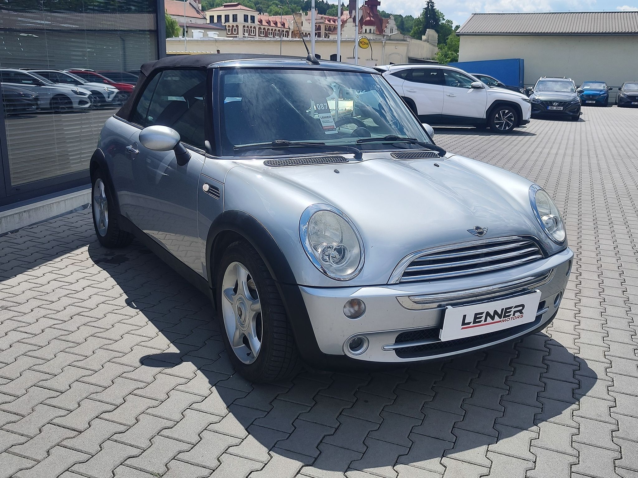 Mini Cooper, 1.6 /66kW ONE Cabrio - fotka 4