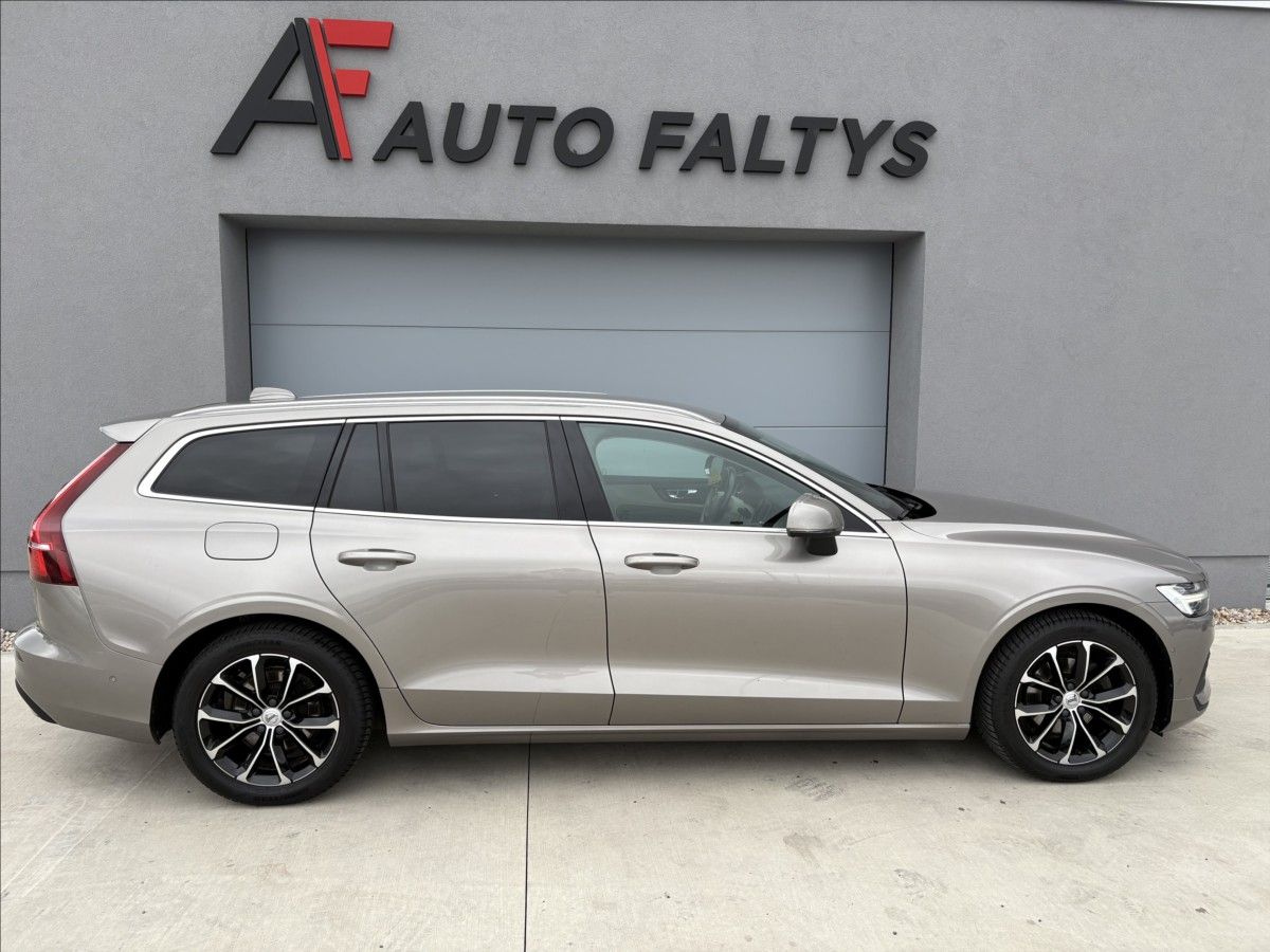 Volvo V60, 2,0 D3 110 KW MOMENTUM MANUAL - fotka 2