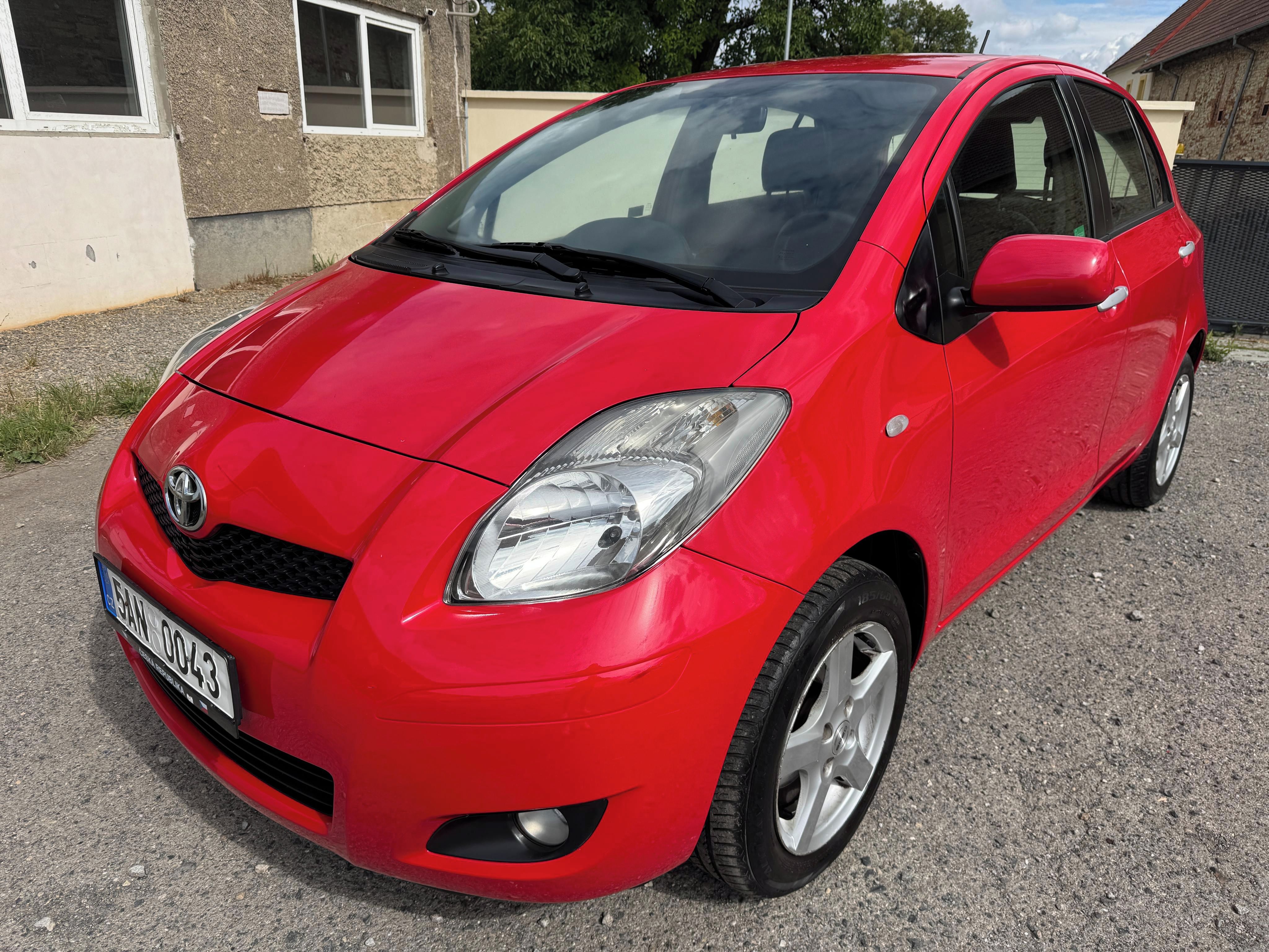 Toyota Yaris, 1.3i KLIMA CZ - fotka 3