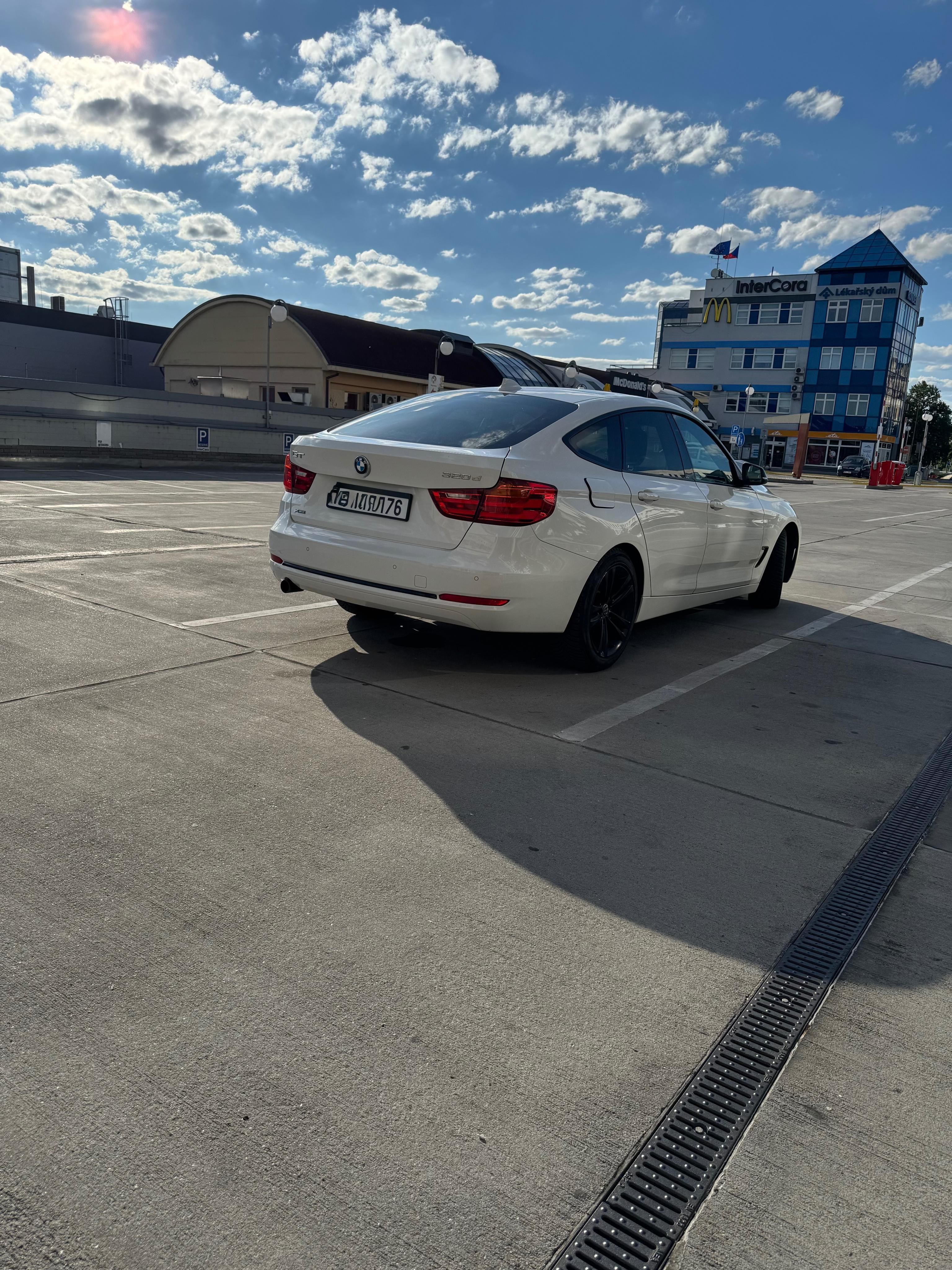 BMW Řada 3, 2.0 XDRIVE - fotka 3