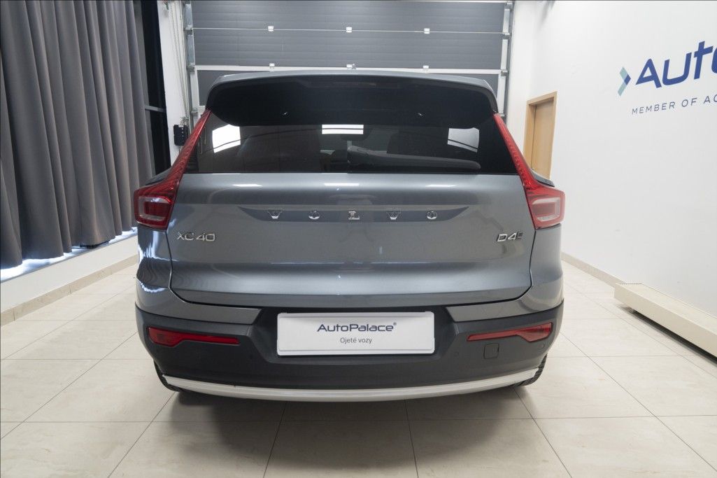 Volvo XC40, 2,0 D4 AWD NAVI KAMERA TAŽNÉ - fotka 5