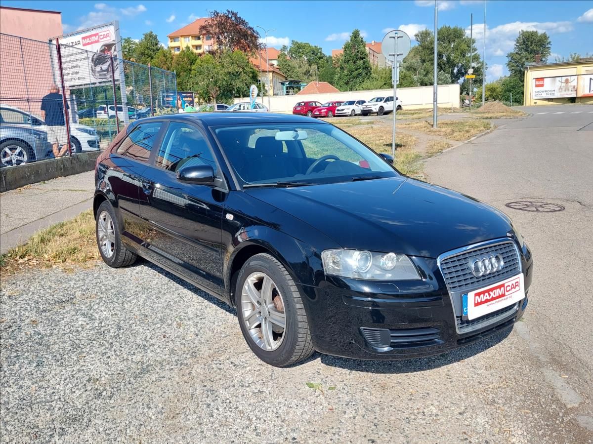 Audi A3, 1,6 i - fotka 3