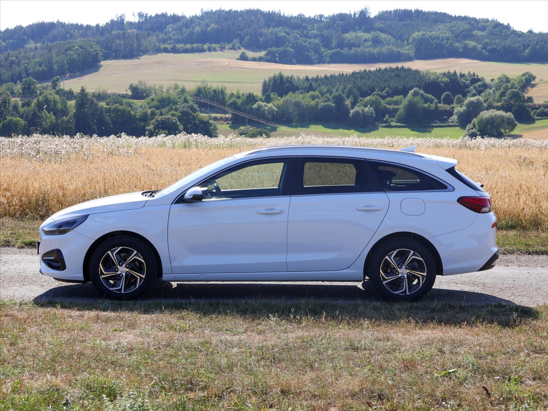 Hyundai i30, 1,0 T-GDI 88kW Smart 1.Maj DPH - fotka 4