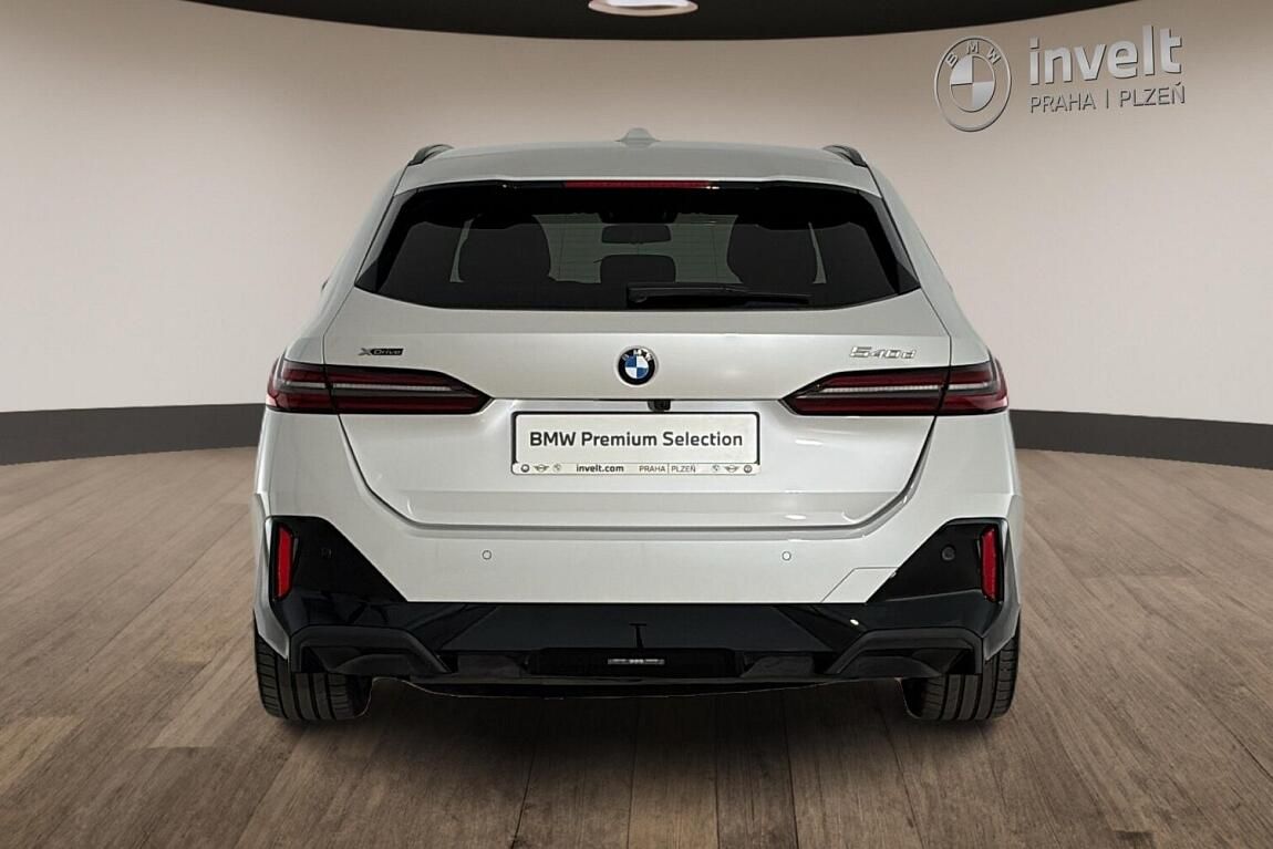 BMW Řada 5, 540d xDrive Touring - fotka 4