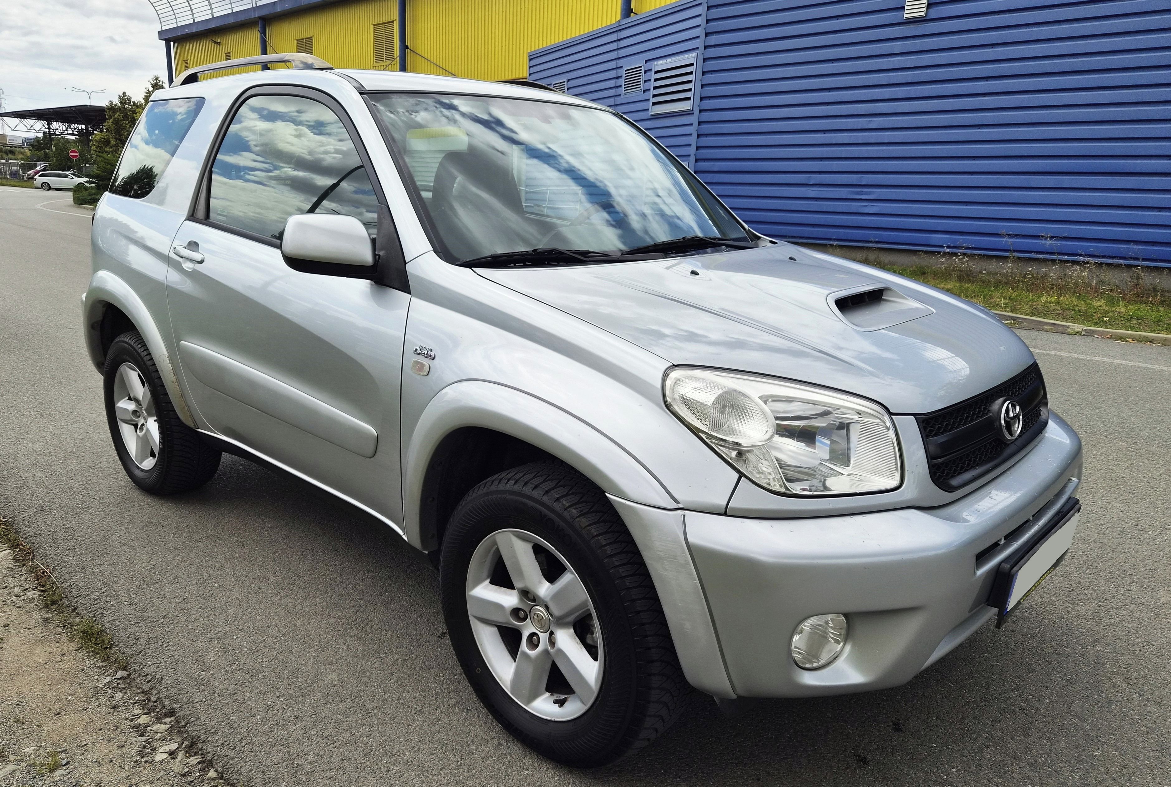 Toyota Rav4, 2.0 D-4D MANUAL 1 MAJ.V ČR 4X4 - fotka 3
