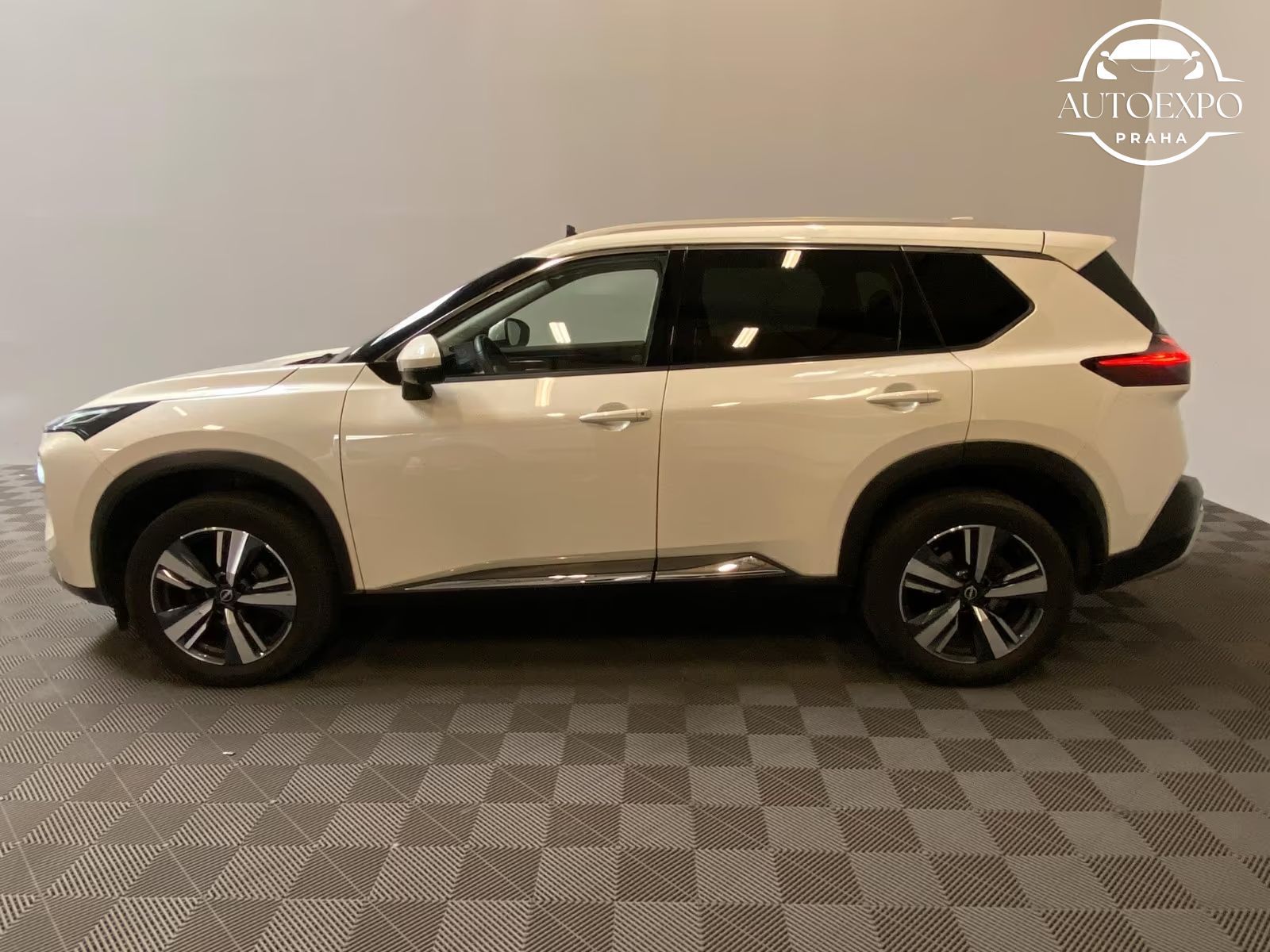 Nissan X-Trail, Tekna*Panorama*360Kamera - fotka 4