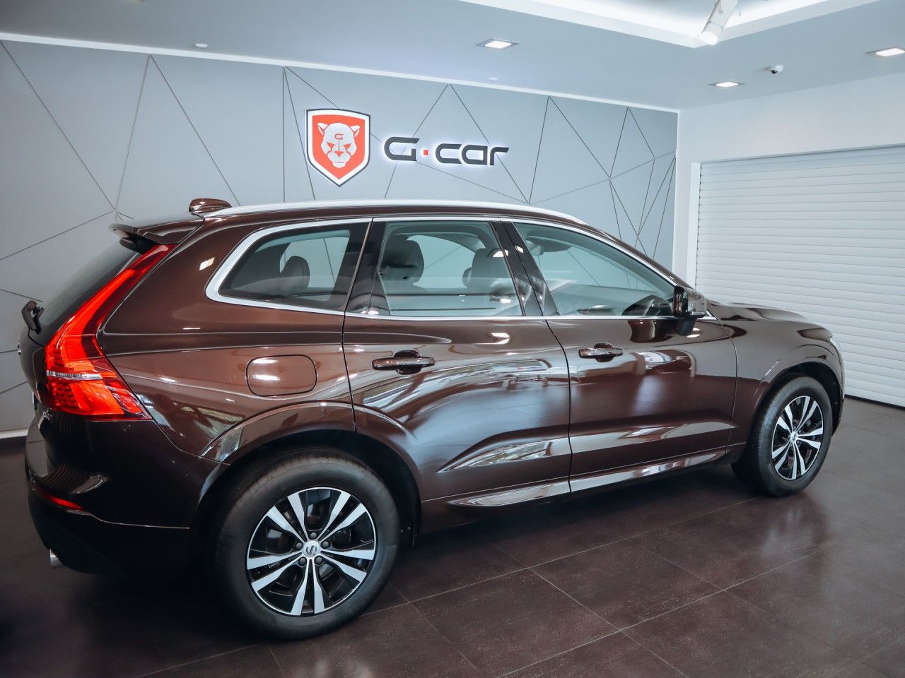 Volvo XC60, B4 AWD Momentum Pro - fotka 5
