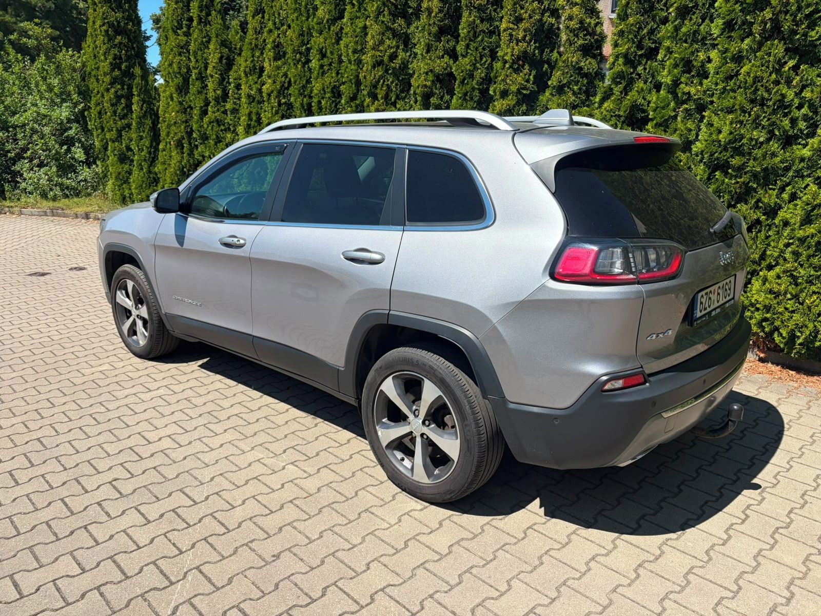 Jeep Cherokee, 2.2 M-Jet 143kW Limited 4x4 AT - fotka 4