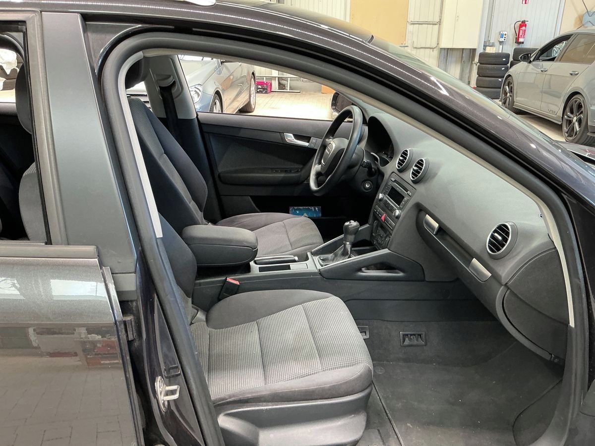 Audi A3, 1.6Mpi 75KW 5.dvéř BEZ KOROZE - fotka 3