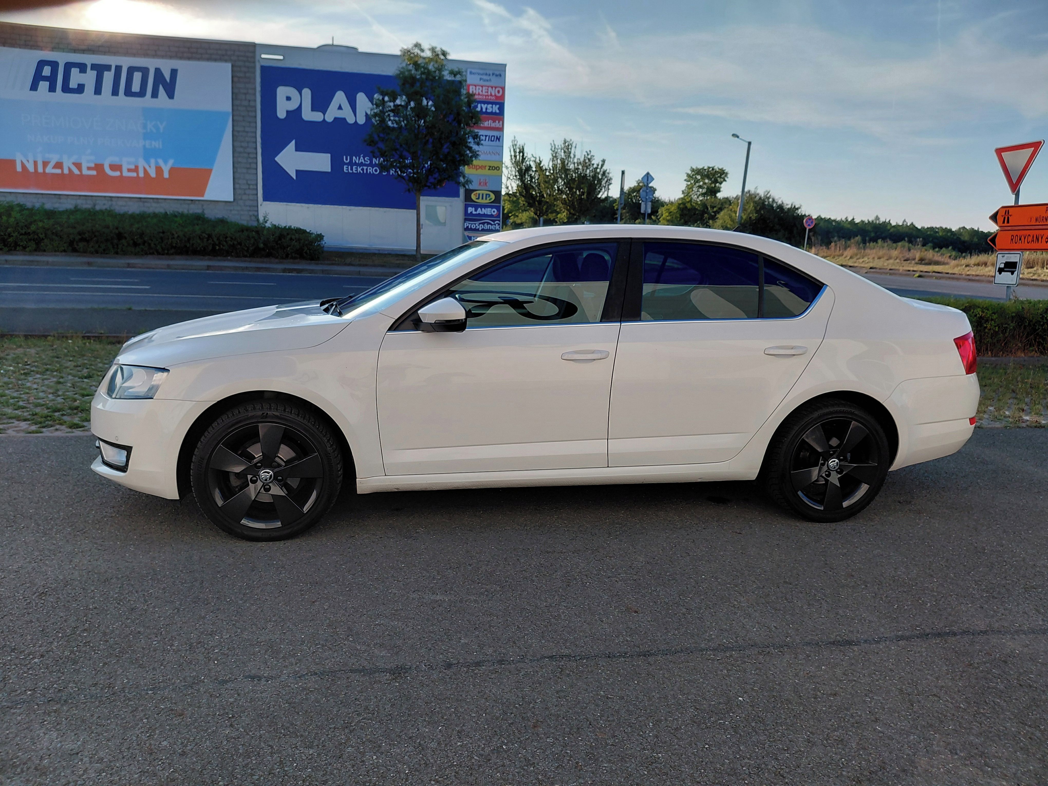 Škoda Octavia, 1.2TSI 77KW 2.MAJ EXTRA PĚKNÉ! - fotka 4