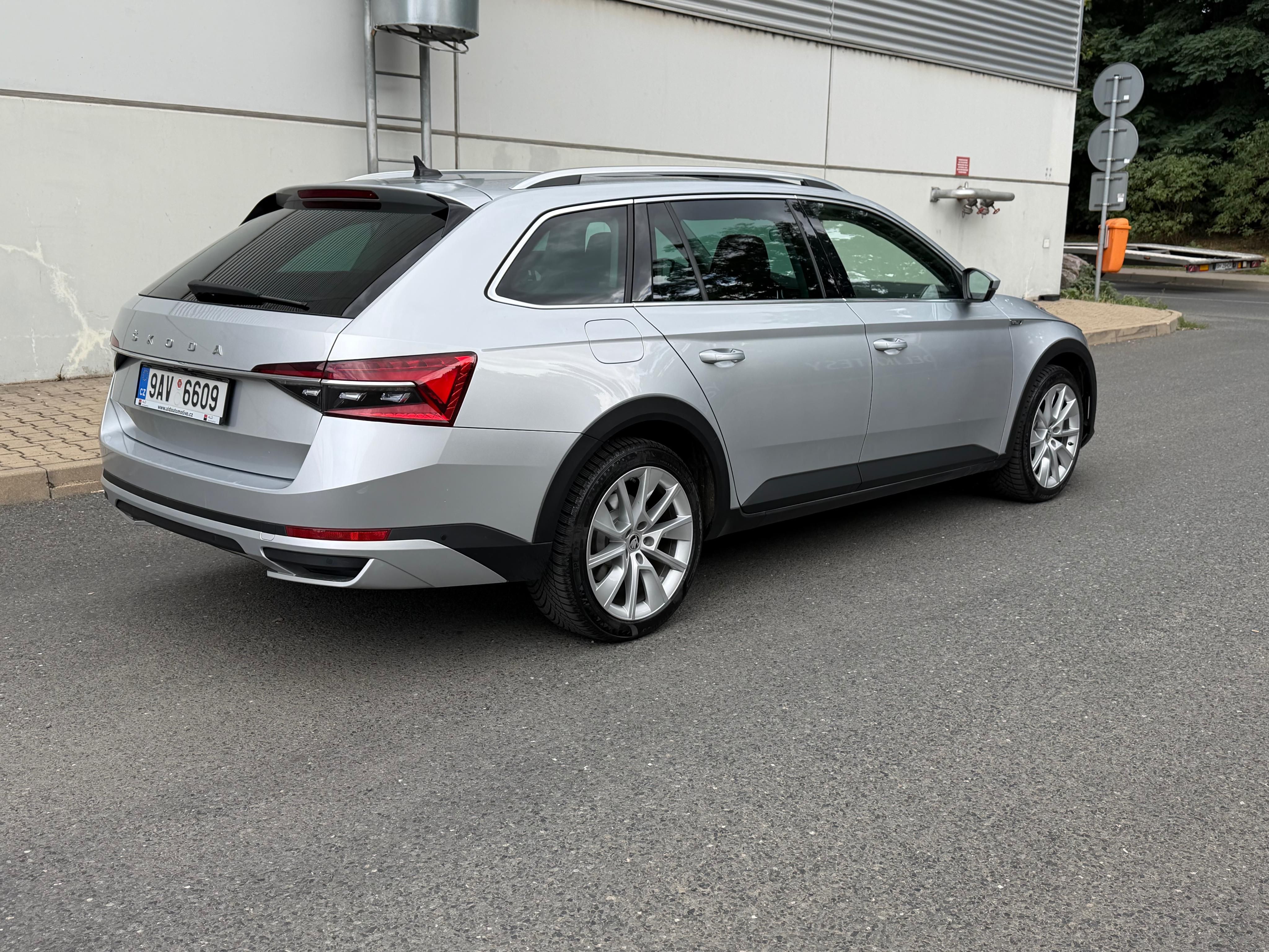 Škoda Superb, Scout 147kw Tažné Panó 4x4 DSG - fotka 6
