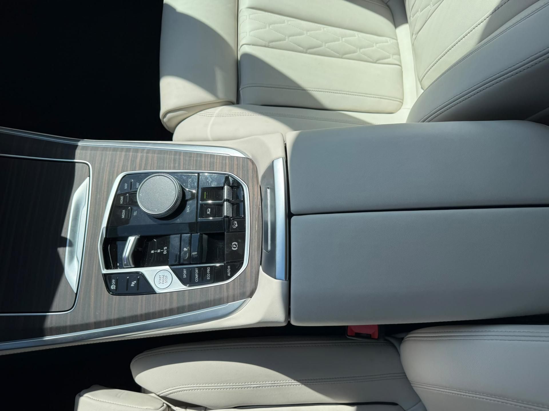 BMW X5, 30d INDIVIDUAL 22" VZDUCH PANO - fotka 2