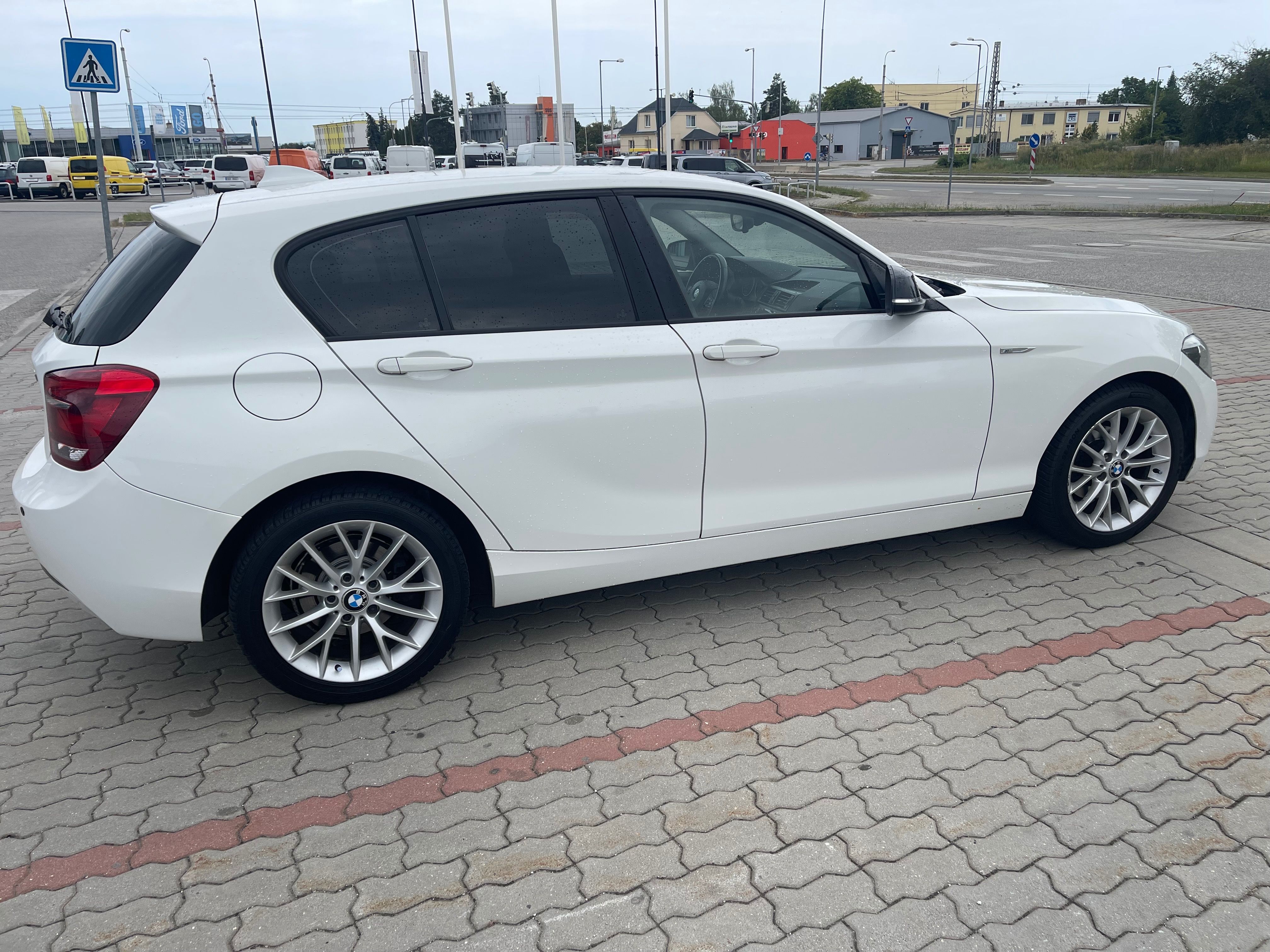 BMW Řada 1, 116d ČR. Servisní knížka - fotka 4