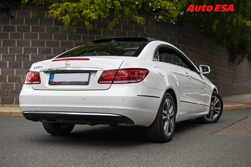 Mercedes-Benz Třídy E, 3.0 BlueTec 350d - fotka 4